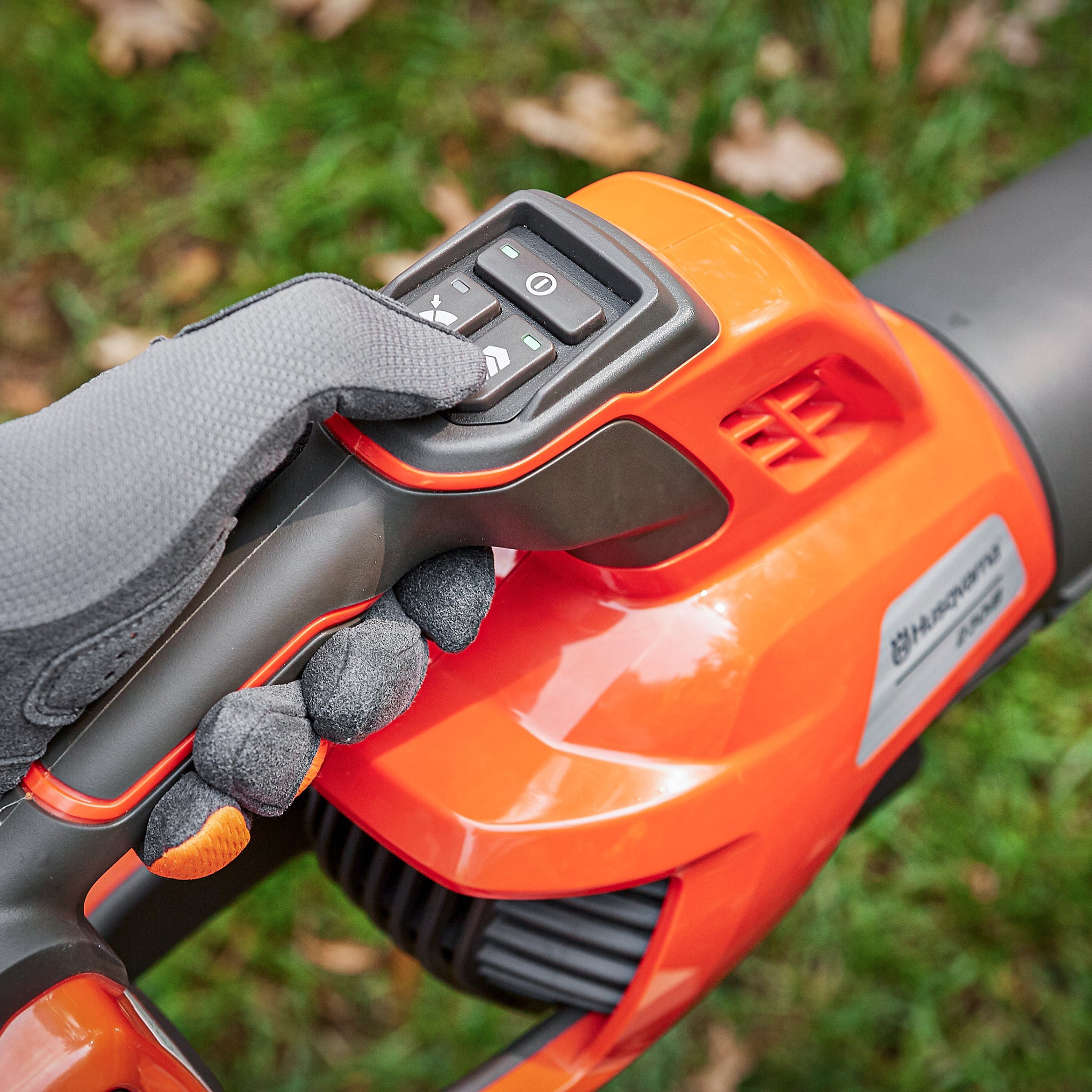 Husqvarna 230iB Leaf Blower With Battery and Charger