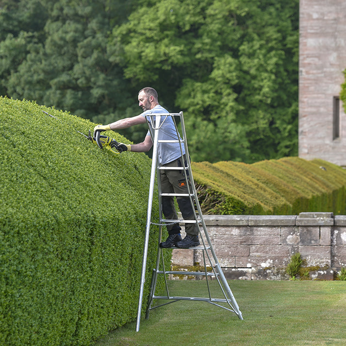 Workware HPM240 8ft Adjustable Legs Tripod Ladder 2