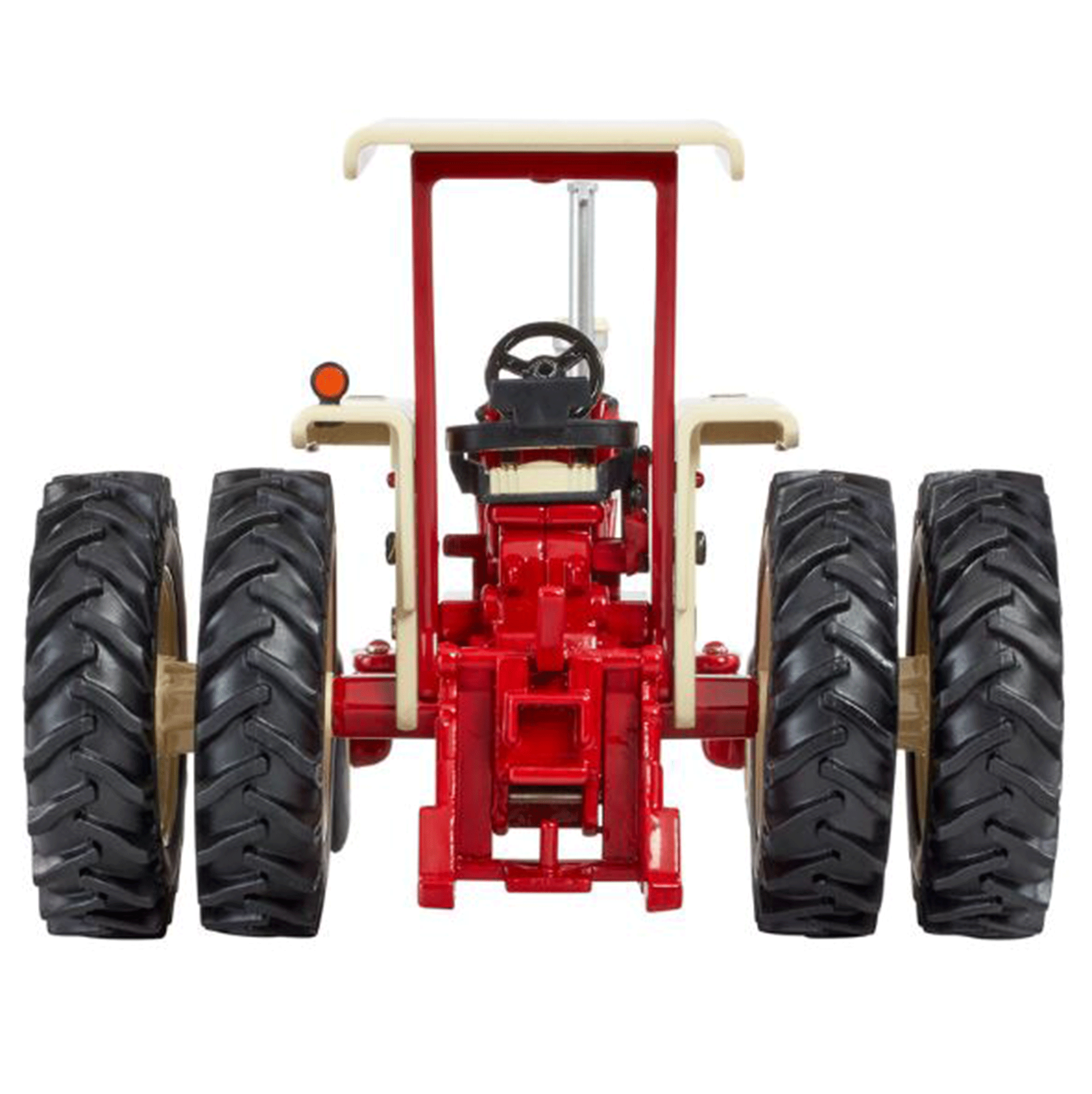 Britains Case International Harvester Farmall 1206 Tractor 1:32 Scale