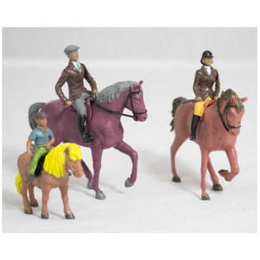Britains Family Horse and Rider Set 1.32 Scale 1
