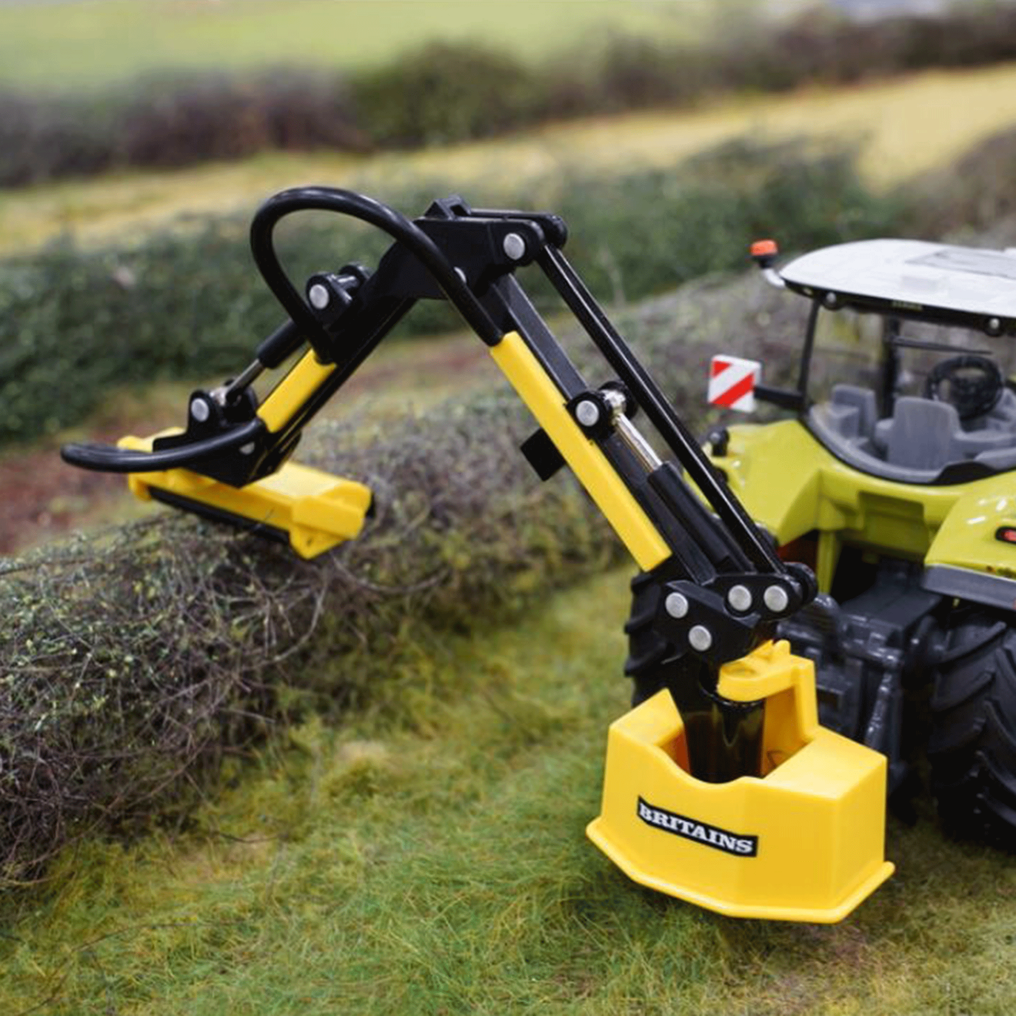 Britains Hedge Cutter 1:32 Scale