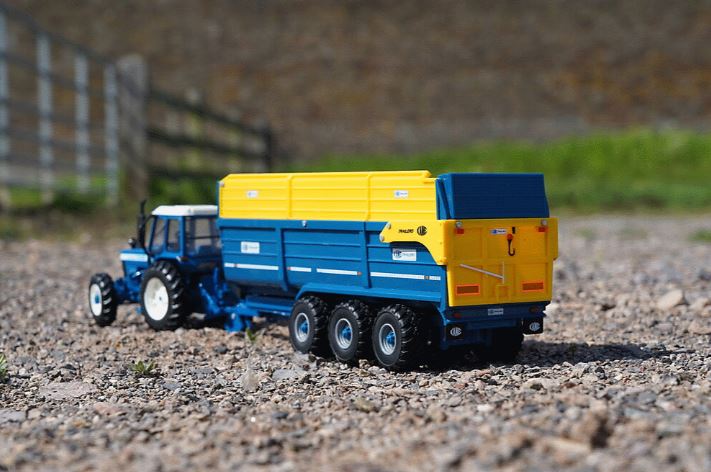 Britains Kane Tri-Axel Halfpipe Sileage Trailer 1.32 Scale 6
