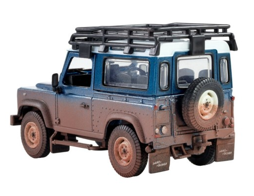 Britains Muddy Land Rover Defender 1.32 Scale 3