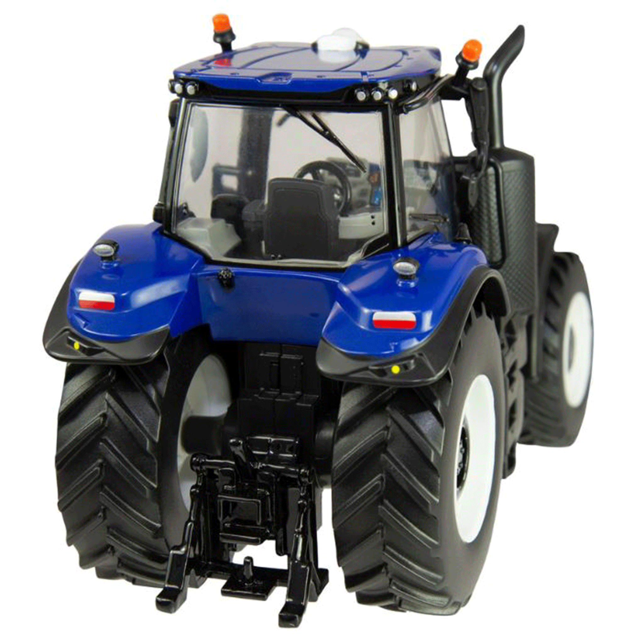 Britains New Holland T8 435 Tractor 1:32 Scale