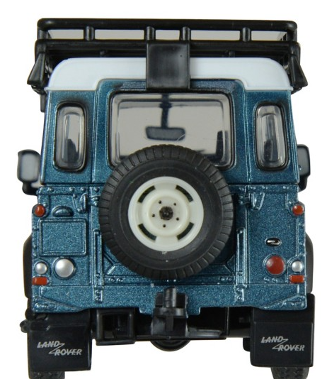 Britains New Land Rover Defender + Accessories 1.32 Scale 3