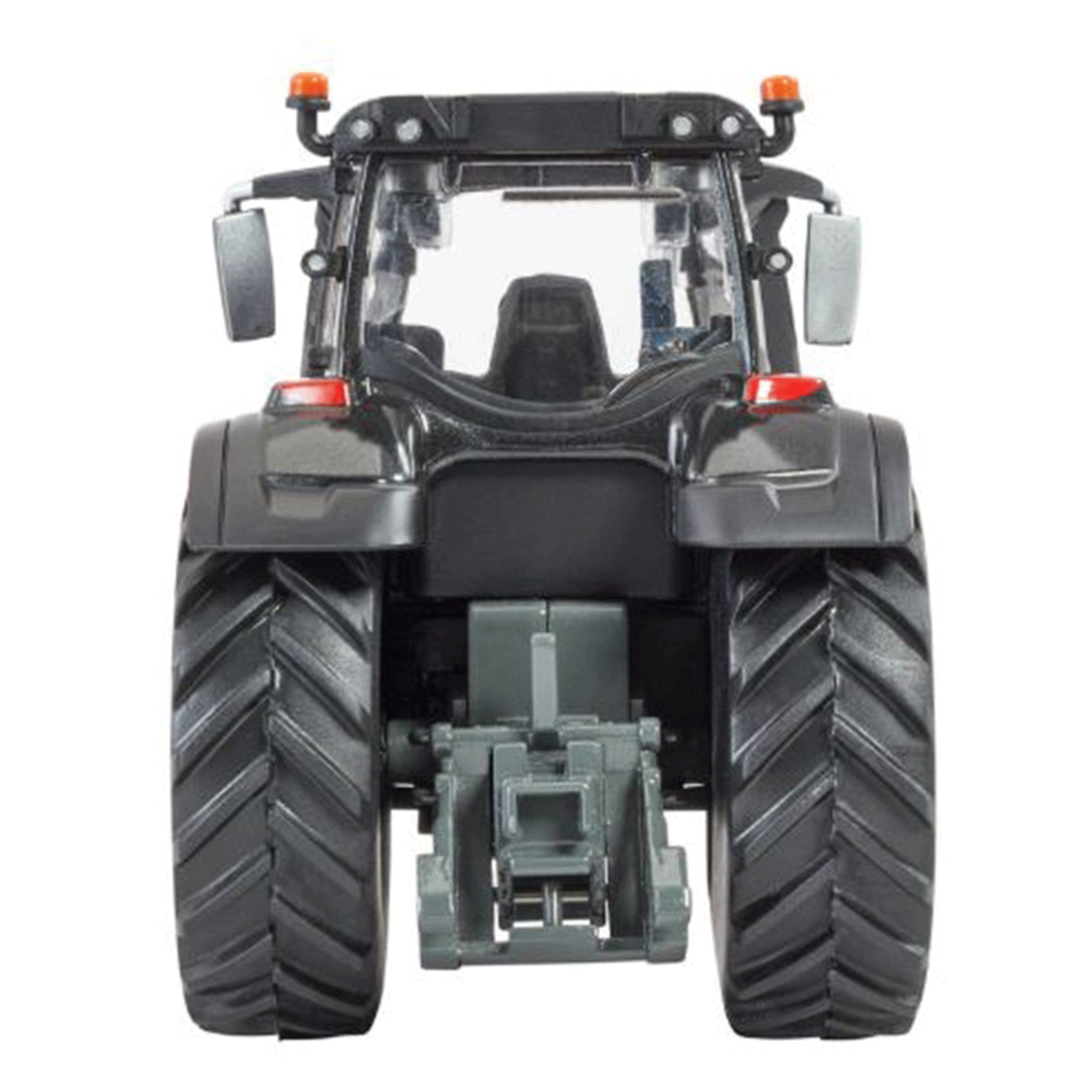 Britains Valtra Q305 Tractor 1:32 Scale