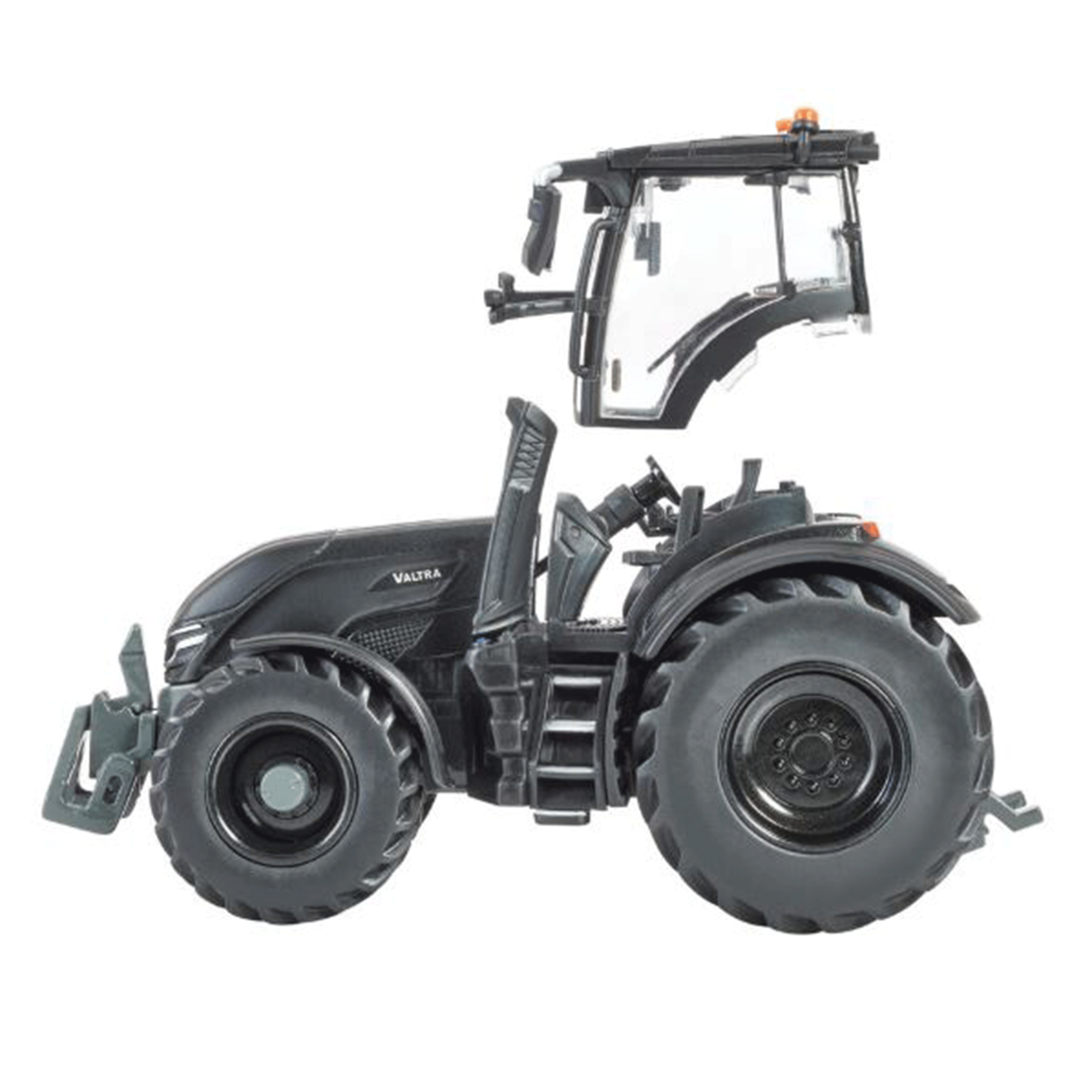 Britains Valtra Q305 Tractor 1:32 Scale