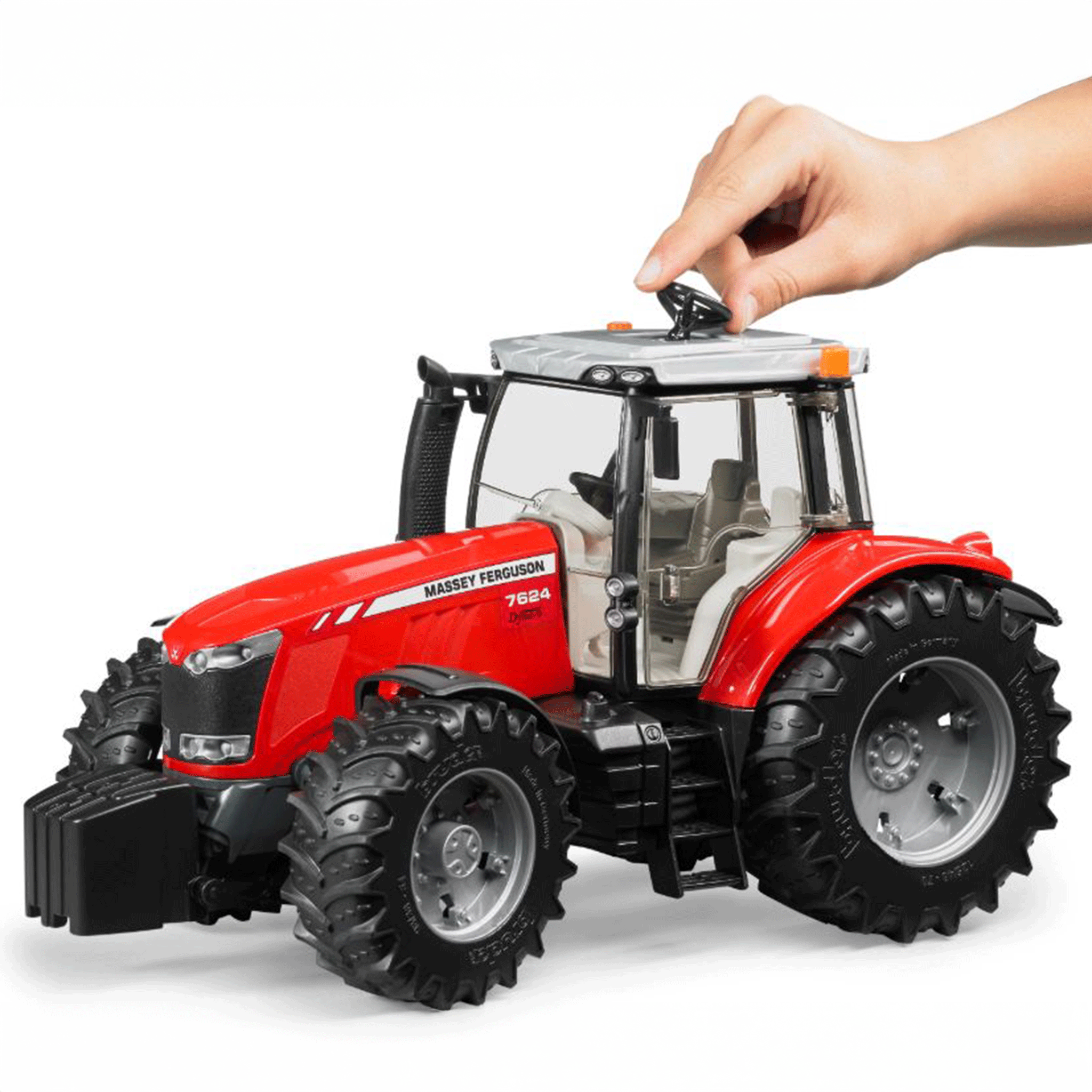 Bruder Massey Ferguson 7624 Tractor 1:16 Scale