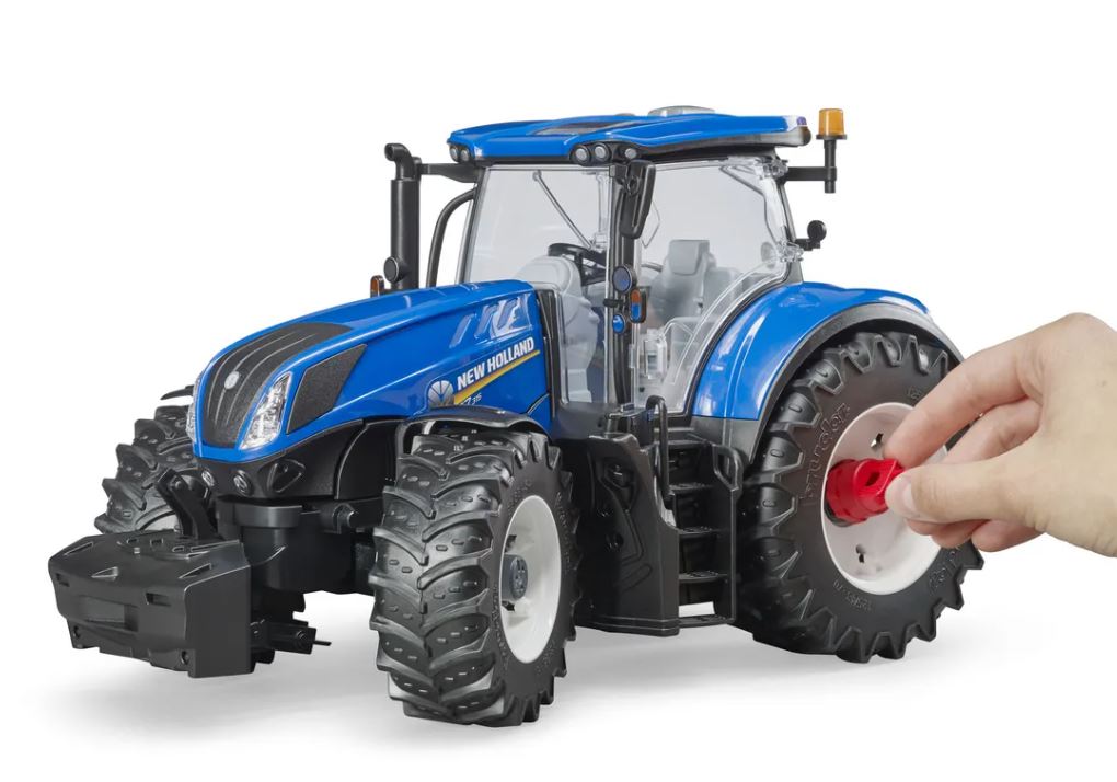 Bruder New Holland T7.315 Tractor 1.16 Scale 3