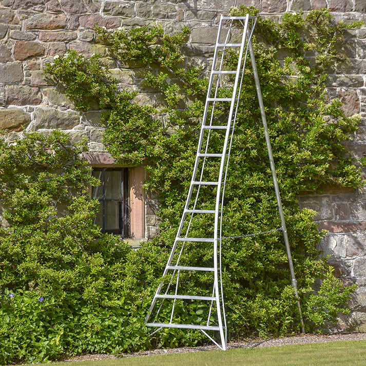 Workware GMF360 12ft Aluminium Tripod Ladder 2