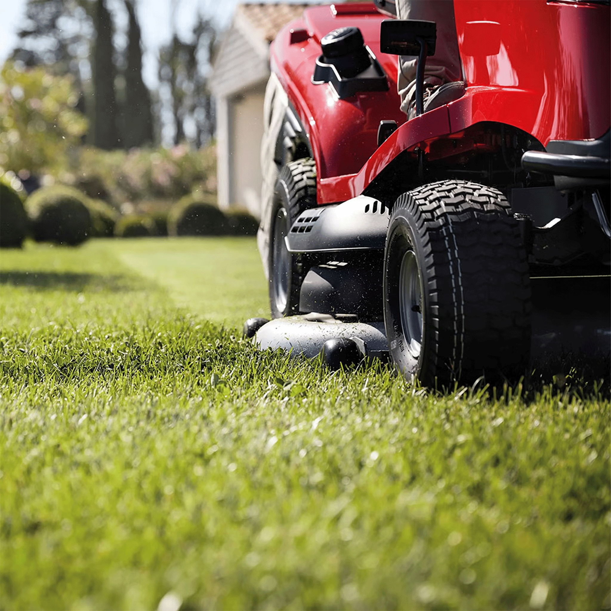 Honda HF 2625 HME Lawn Tractor With Versamow Mulching