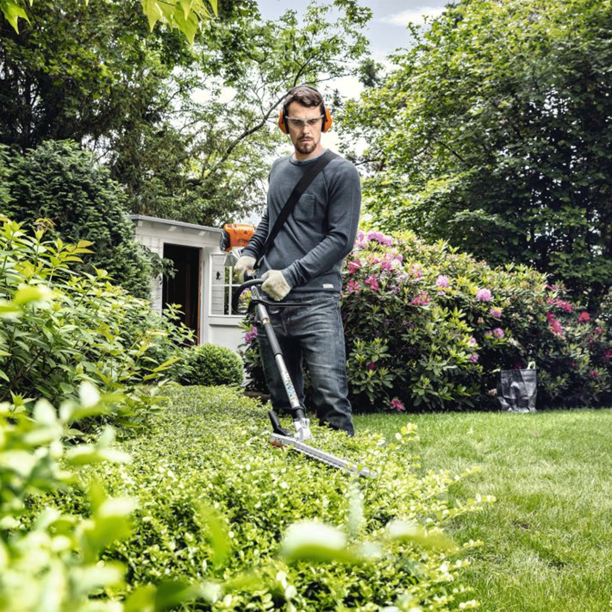 Stihl HL-KM 145° adjustable long-reach hedge trimmer KombiTool - 50 cm 20" / 60cm 24"