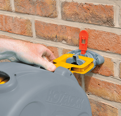 Hozelock 2415 Compact 25m 2-in-1 Reel with Mounting Bracket 3