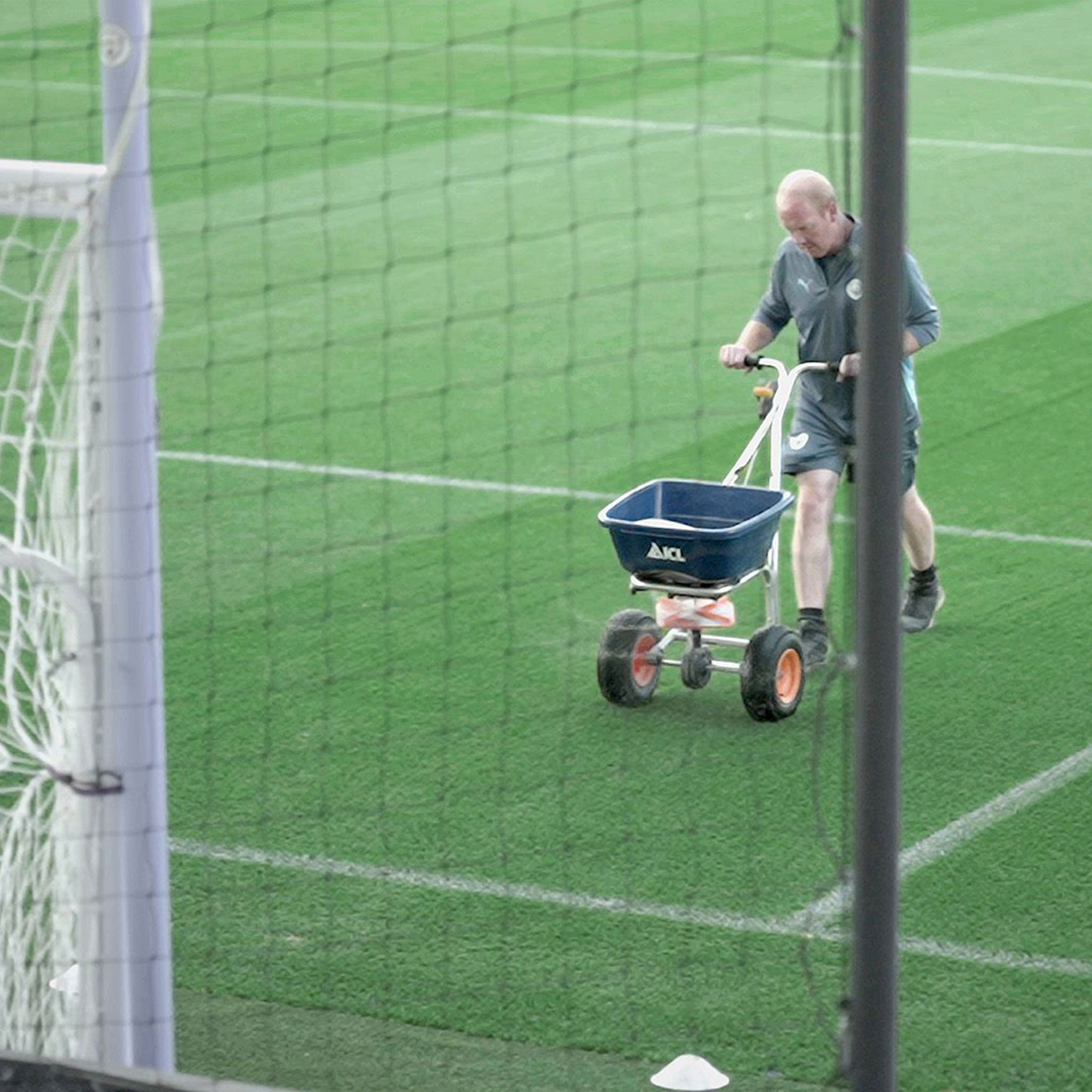 ICL-AccuPro-360ST-Professional-Rotary-Fertiliser-&-Spreader-4