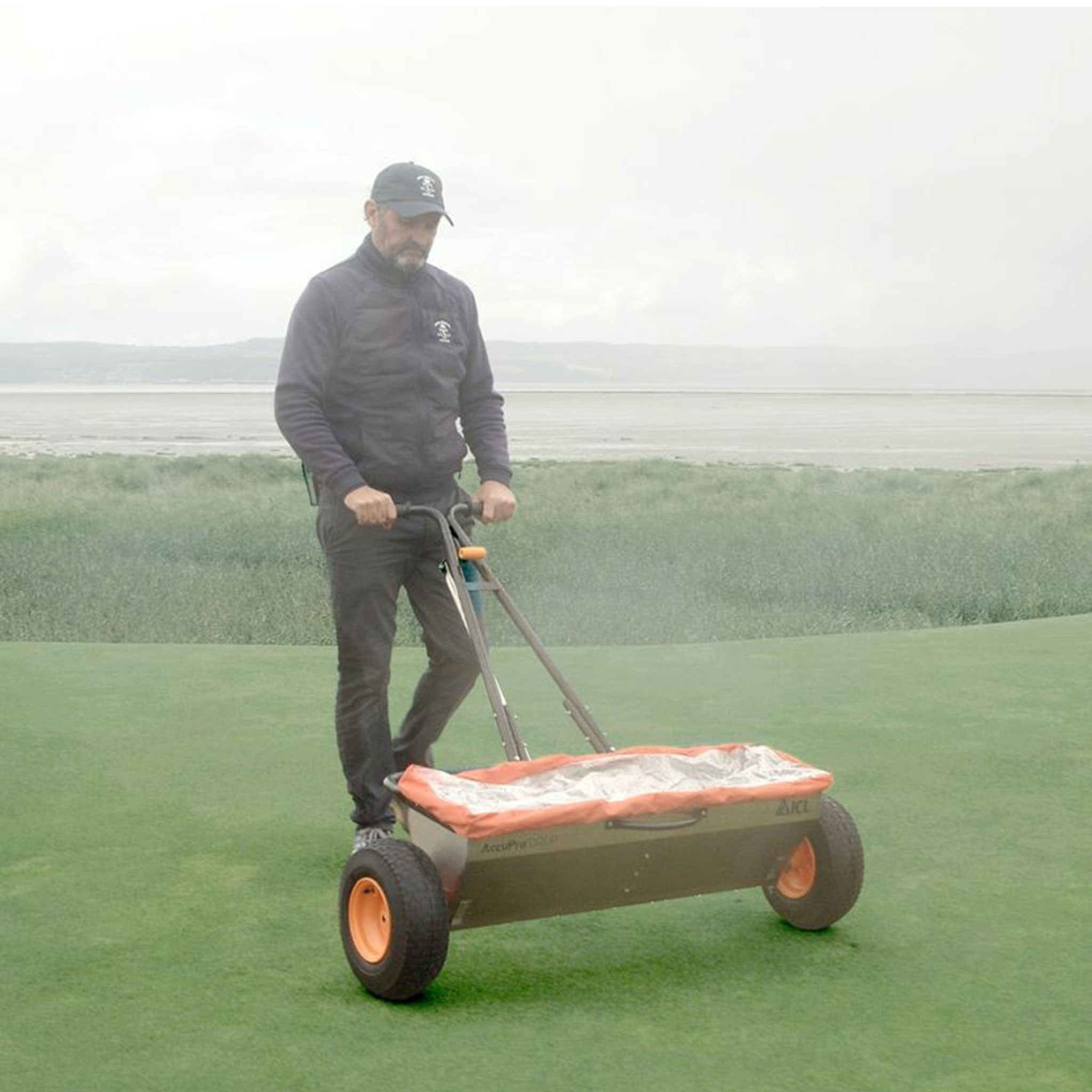 ICL-Accupro-Professional-Drop-Spreader-4