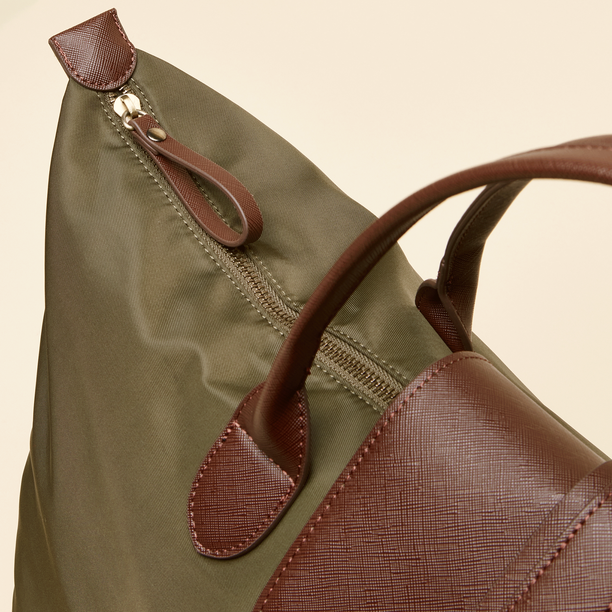 Joules Edie Weekend Bag with Shoulder Strap Khaki Green