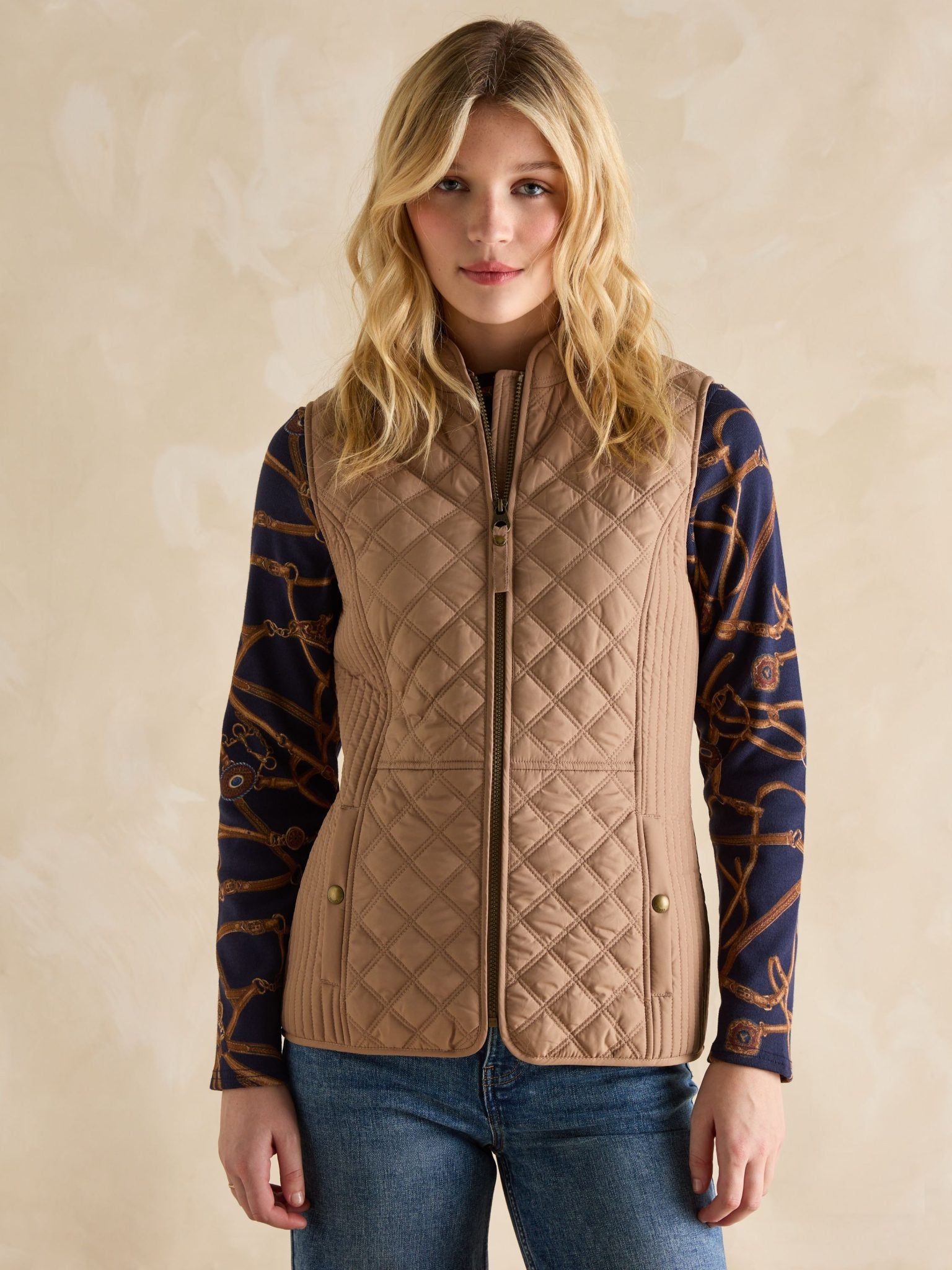 Joules Minx Showerproof Diamond Quilted Gilet Brown 2