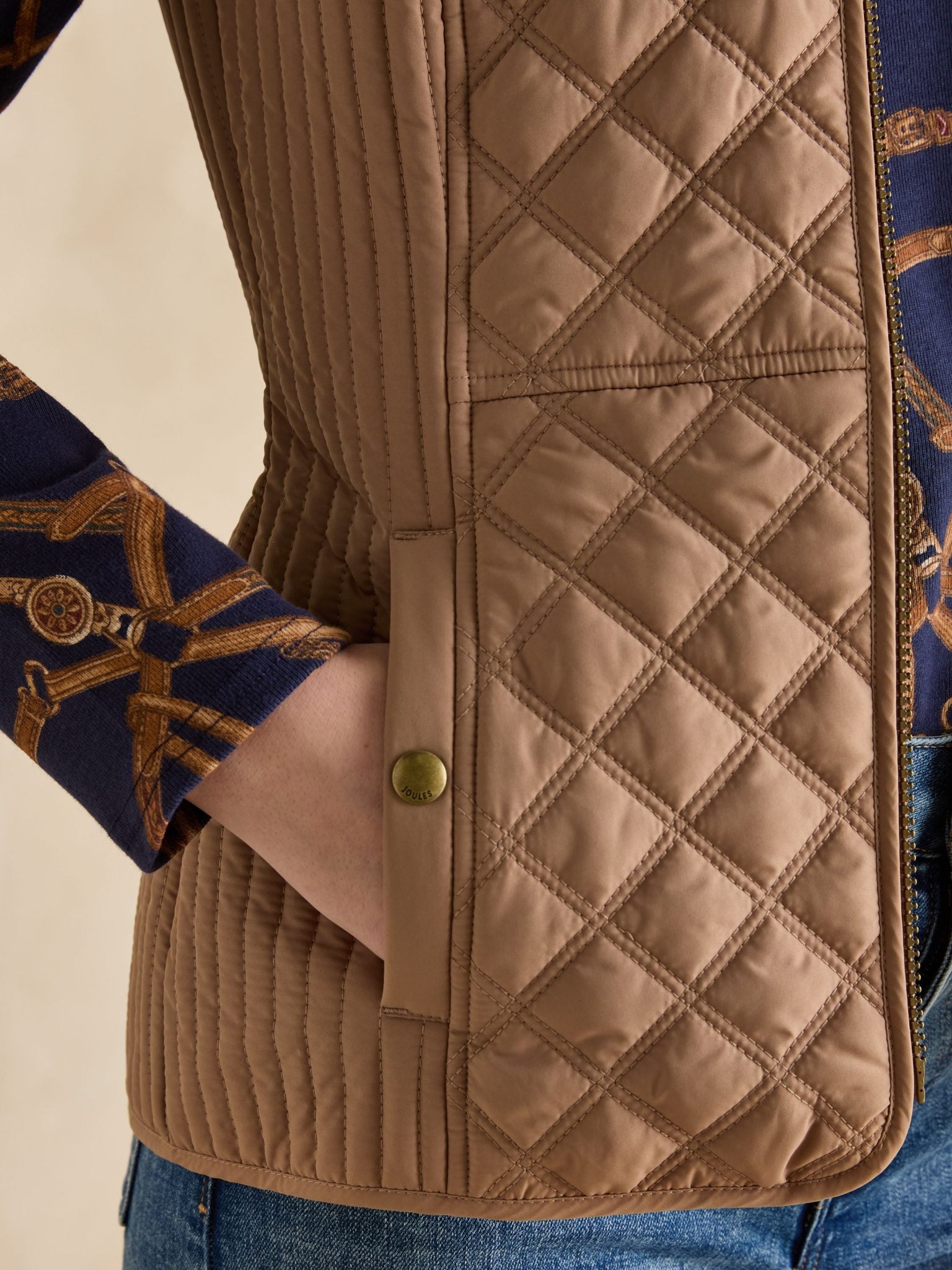 Joules Minx Showerproof Diamond Quilted Gilet Brown 5