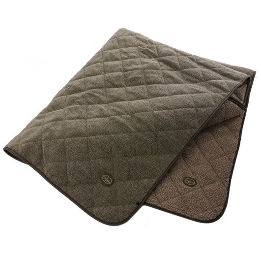 Le Chameau Quilted Throw Vert Chameau 1