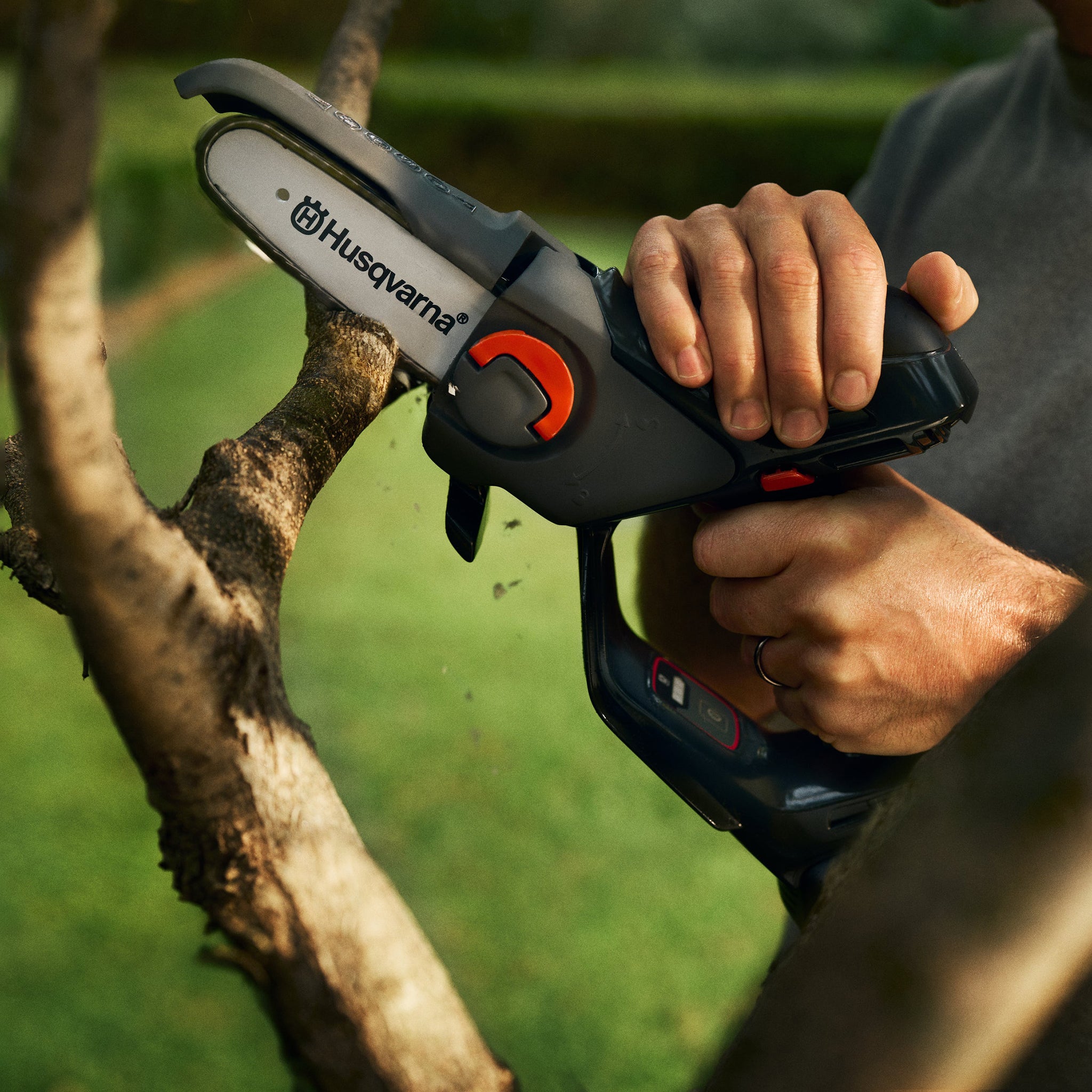 Husqvarna Aspire P5-P4A With Battery & Charger