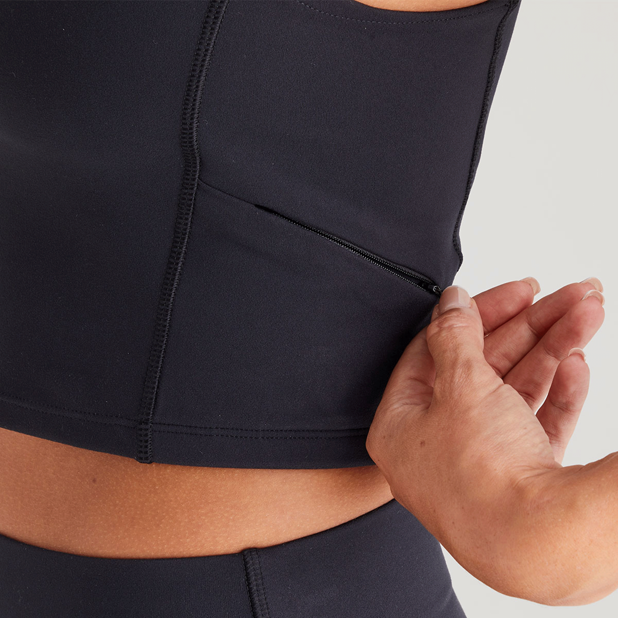 Ridgeline Women's Infinity Crop Top Black