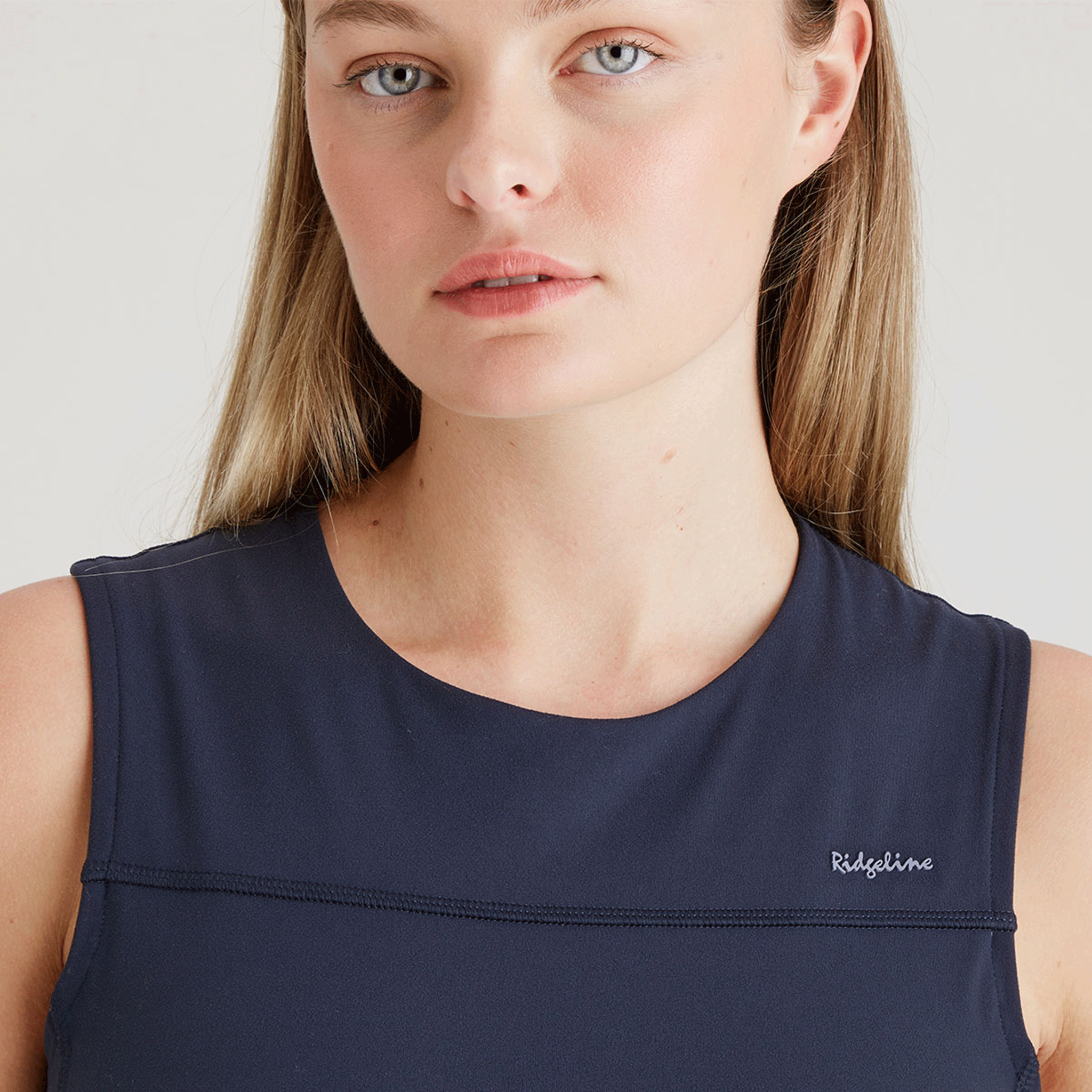 Ridgeline Women's Infinity Crop Top Navy