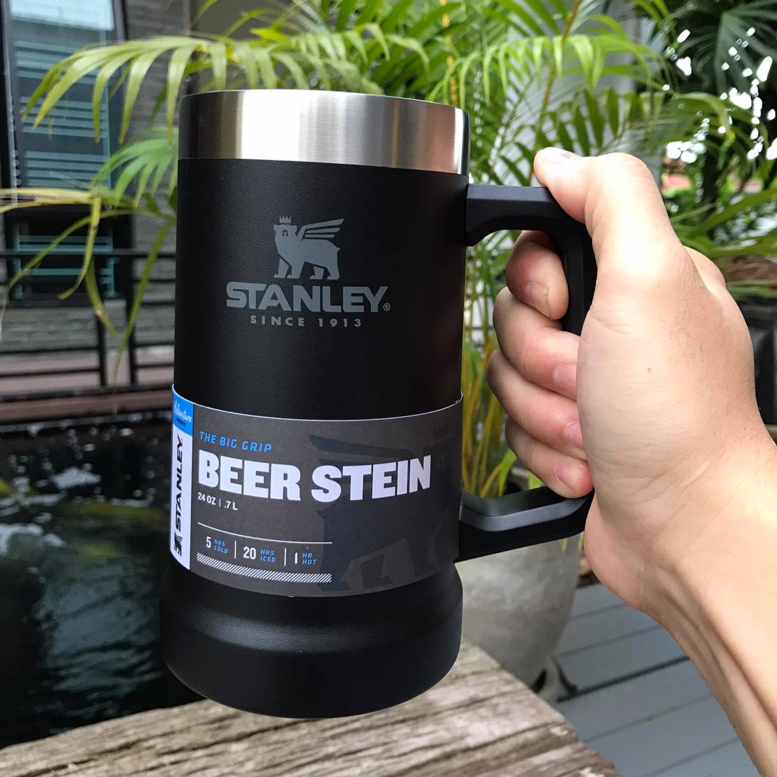 Stanley Adventure Big Grip Beer Stein 0.7L Matte Black Pebble