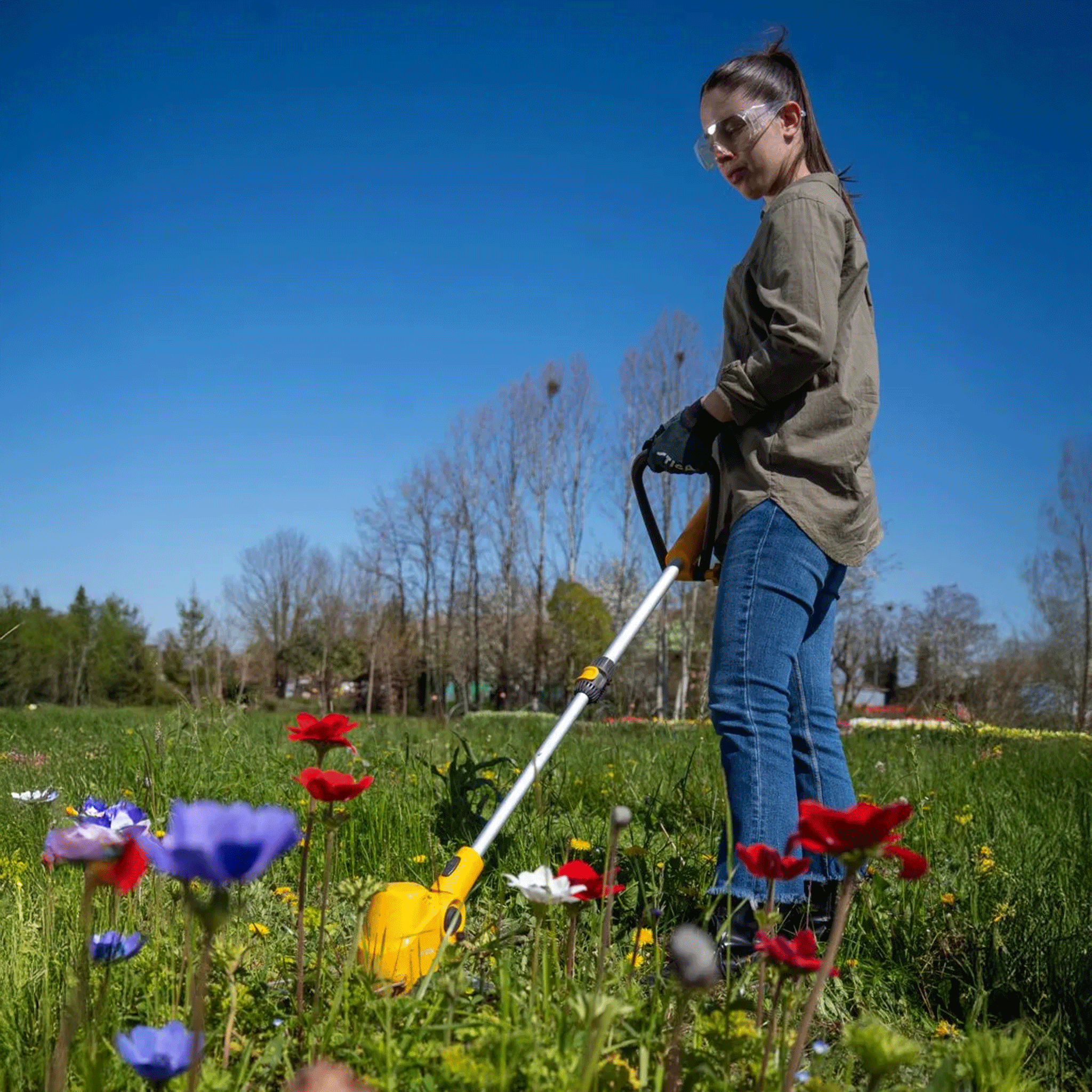 Stiga GT 100e Cordless Lawn Trimmer Kit