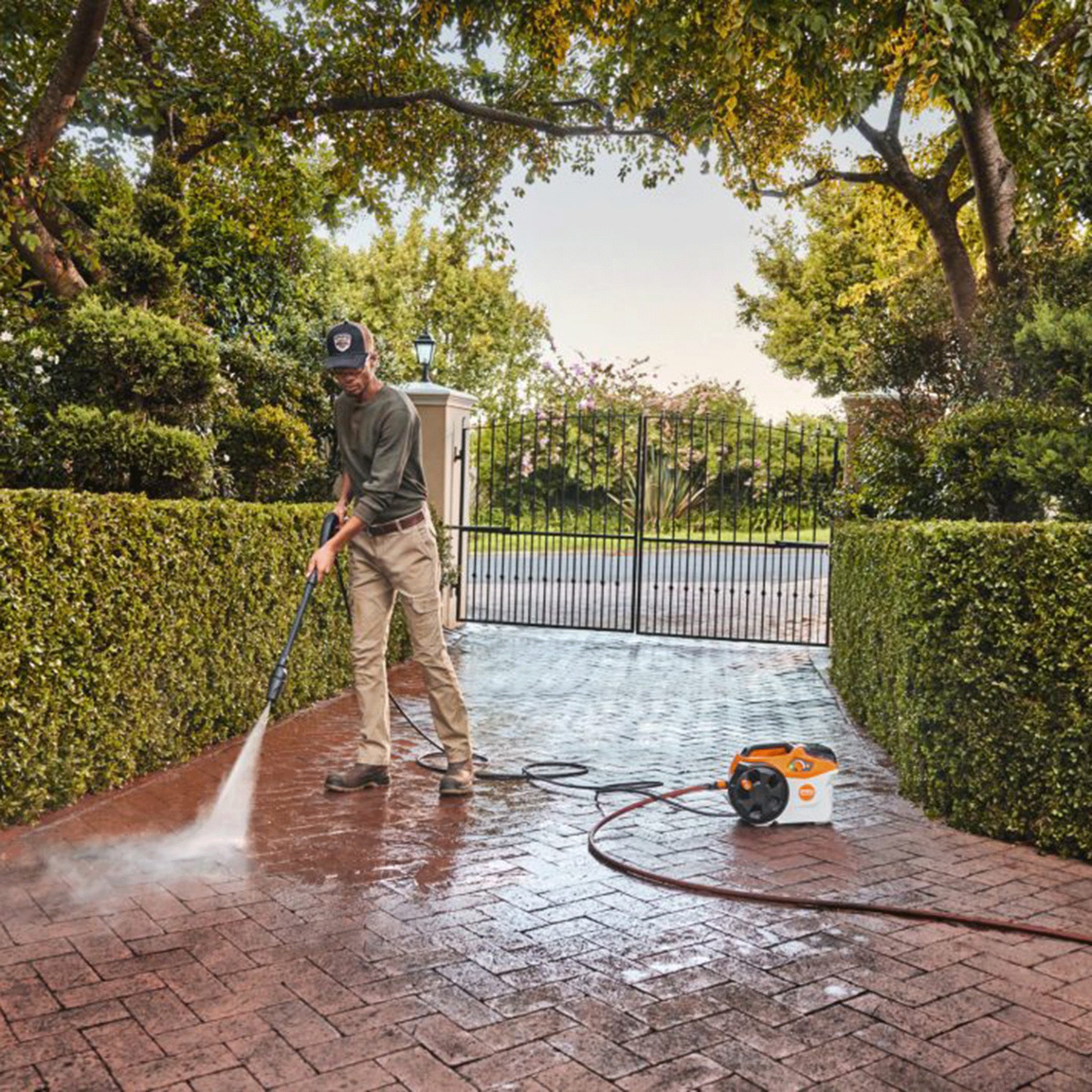 Stihl REA 100 Plus Cordless Pressure Washer Tool Only