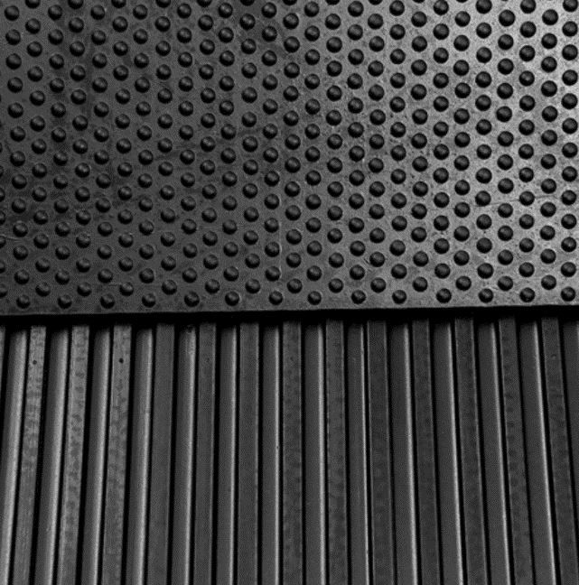 Surefoot 17mm Bubbletop Rubber Stable Mat (6ft x 4ft) 3