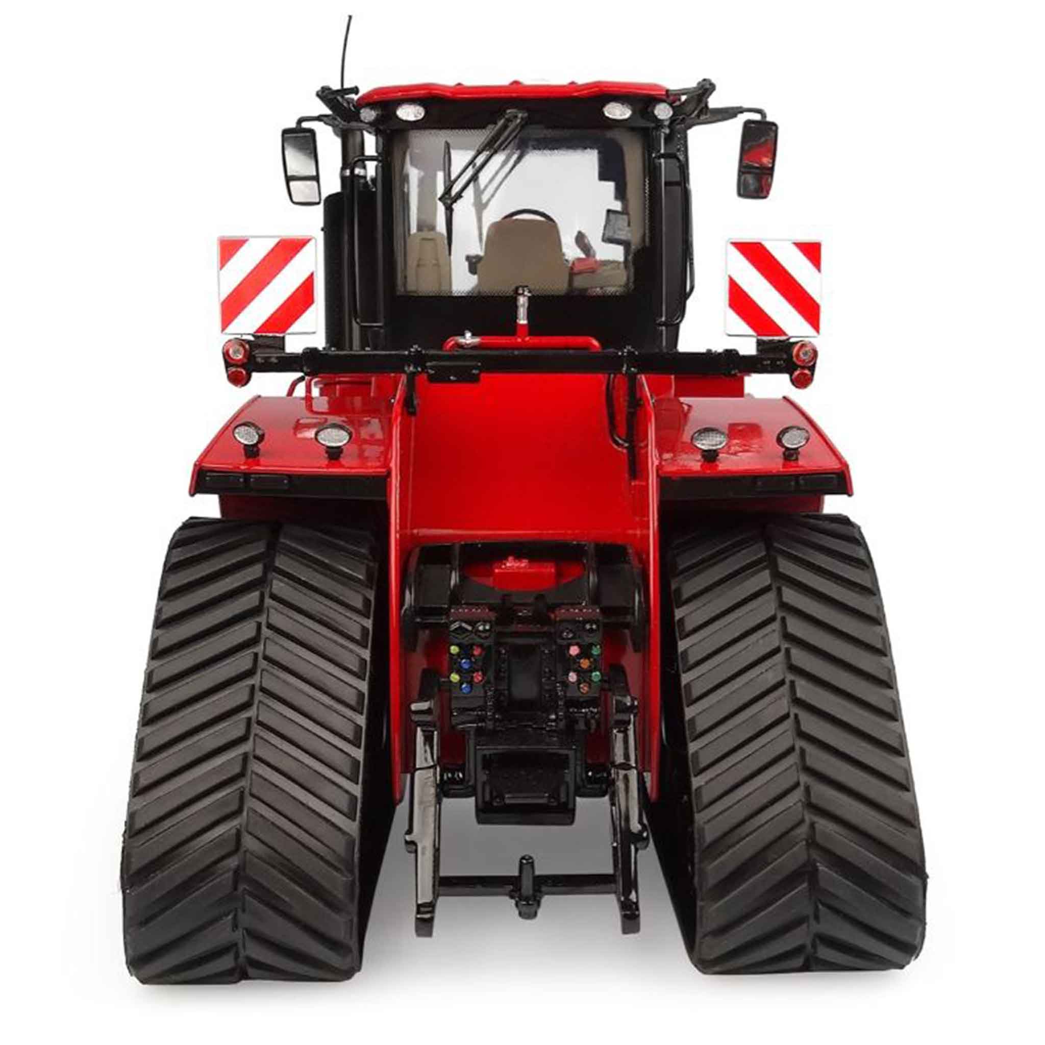 Universal Hobbies Case IH Quadtrac 715 Tractor 1:32 Scale