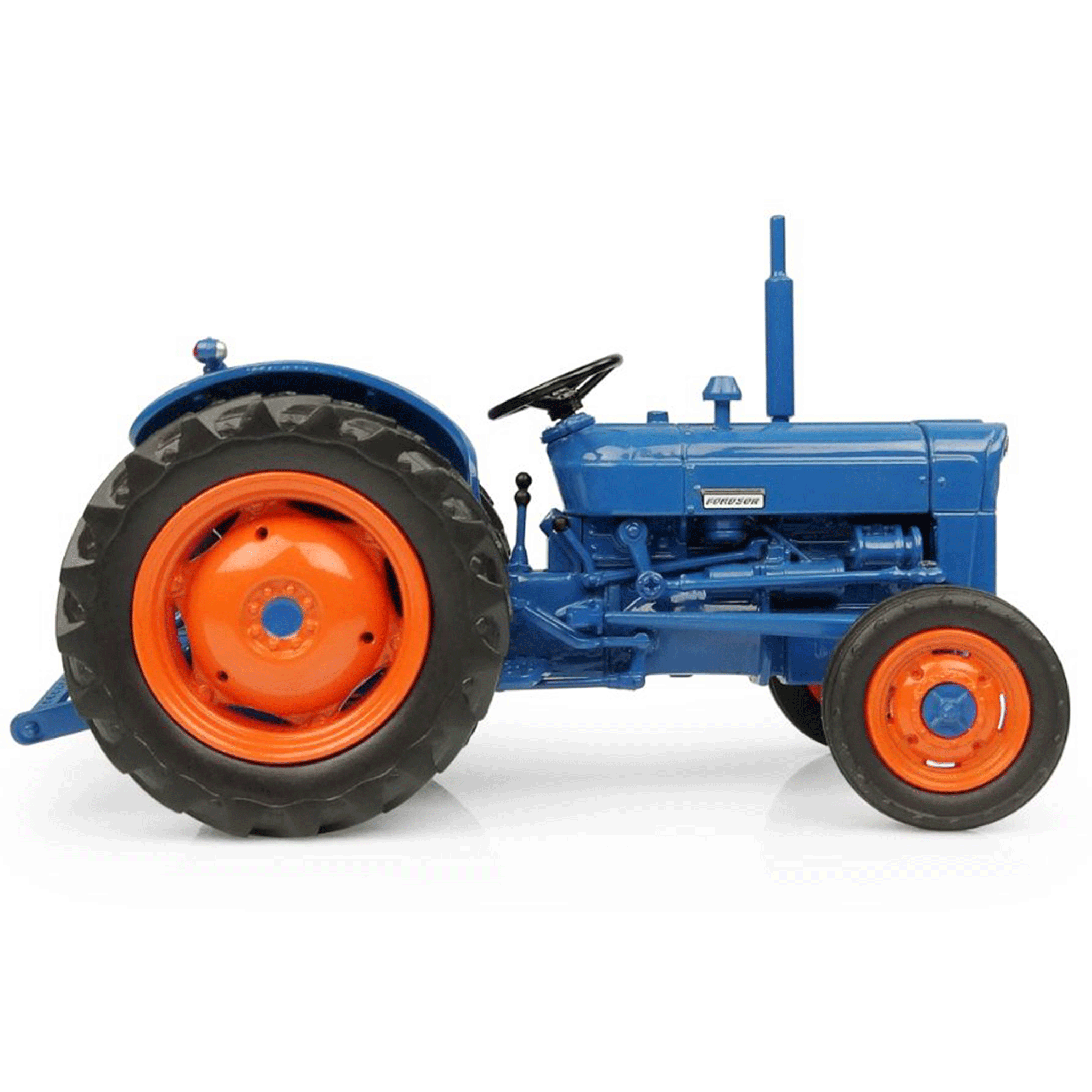 Universal Hobbies Fordson Super Dexta 1962 Tractor 1:32 Scale