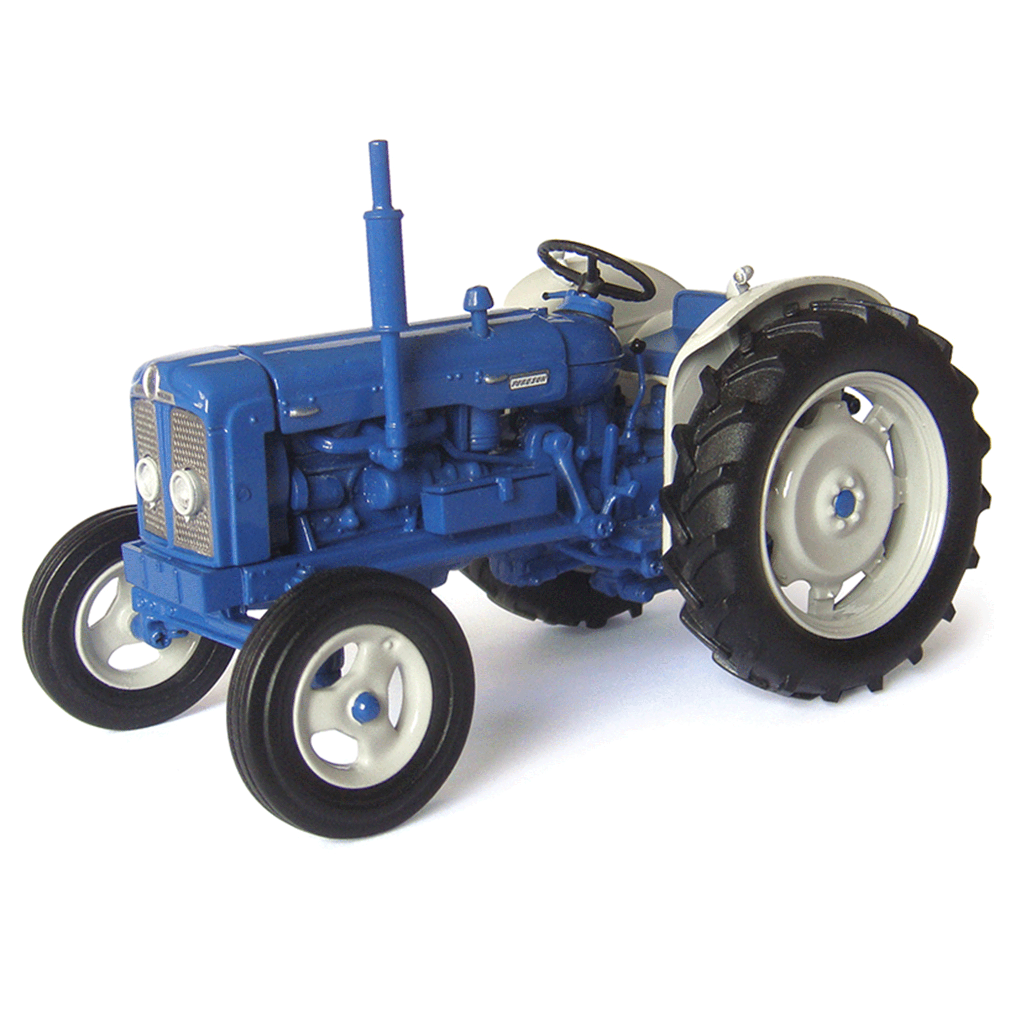 Universal Hobbies Fordson Super Major 'New Performance' Tractor 1:32 Scale