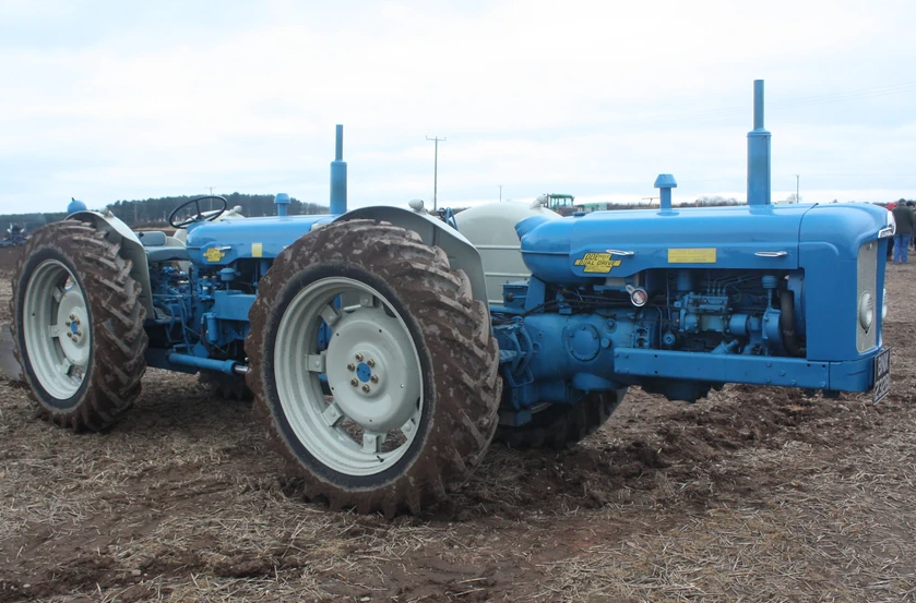 Universal Hobbies Limited Edition Doe Triple D 1-16 Scale 5