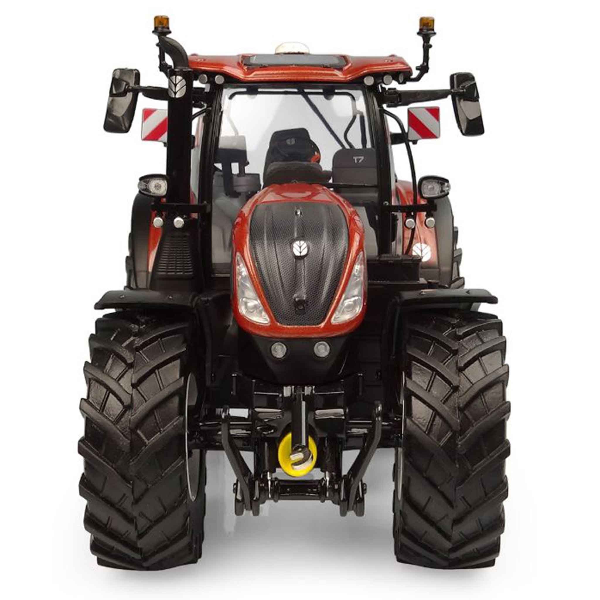 Universal Hobbies New Holland T7.300 Fiat Centenario Tractor 1:32 Scale