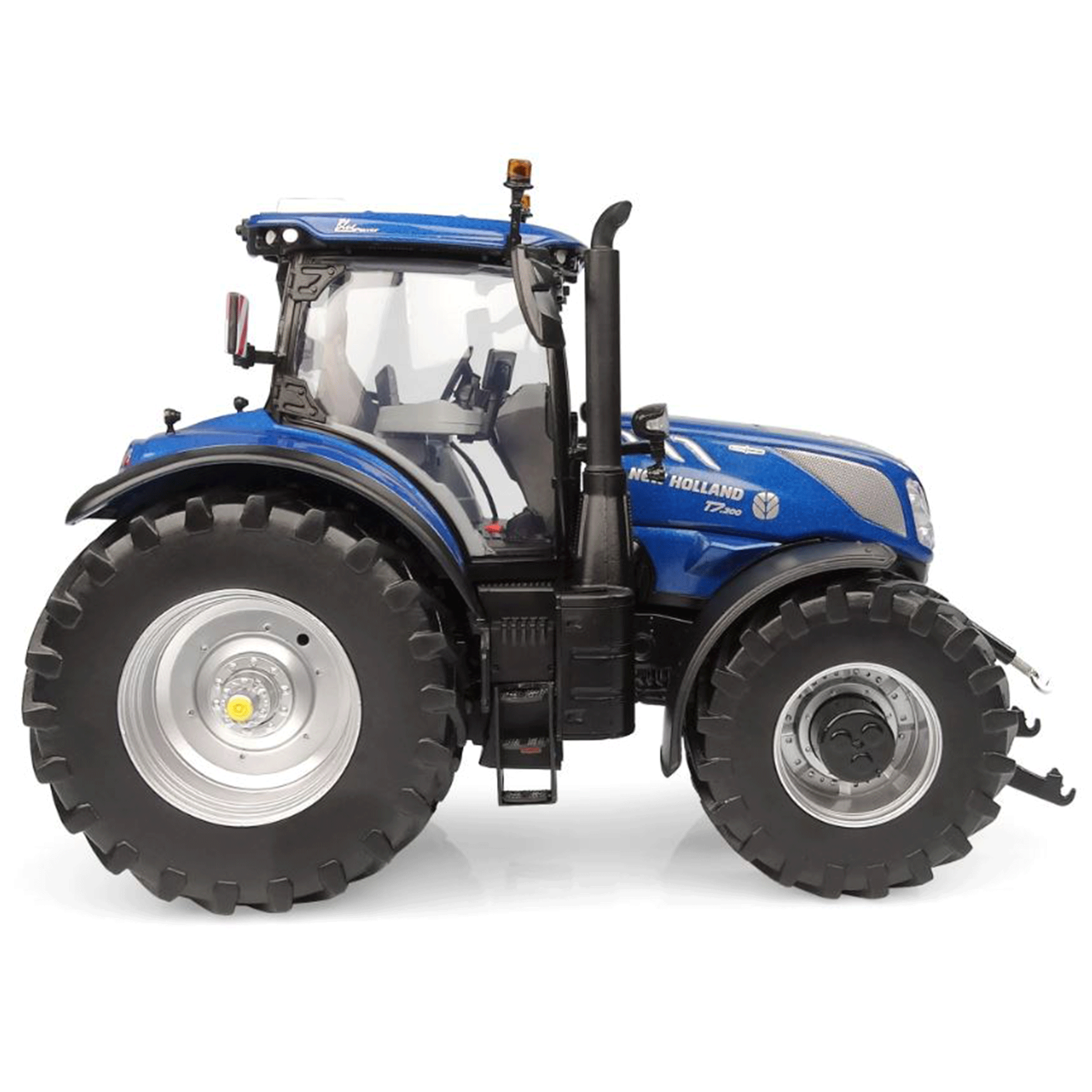 Universal Hobbies New Holland T7.300 Blue Power Auto Command Tractor 1:32 Scale