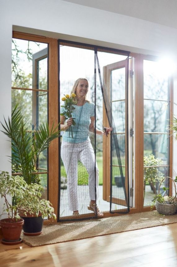 Zero In Magnetic Doorway Curtain (99 x 210cm) 2