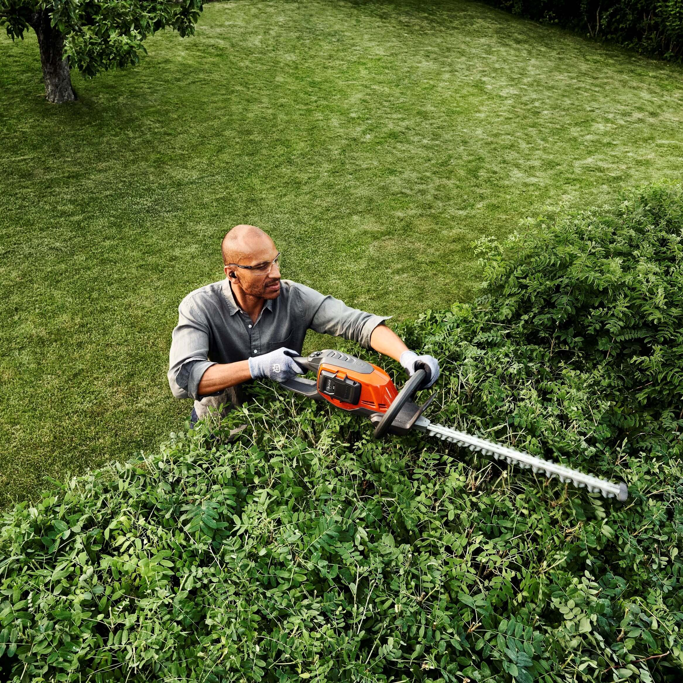 Cordless Hedge Trimmers