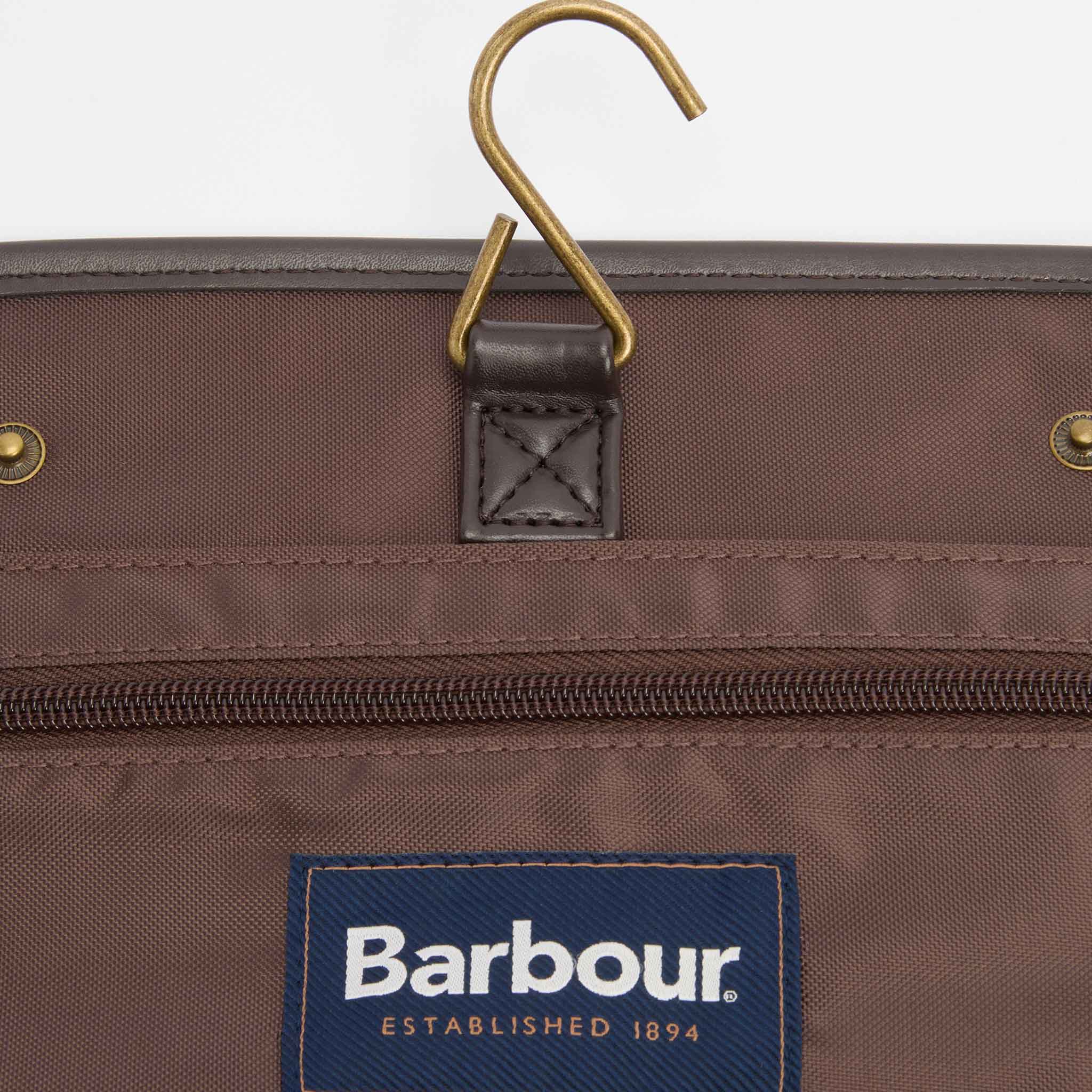 Barbour Waxed Hanging Washbag – Olive/Beacon
