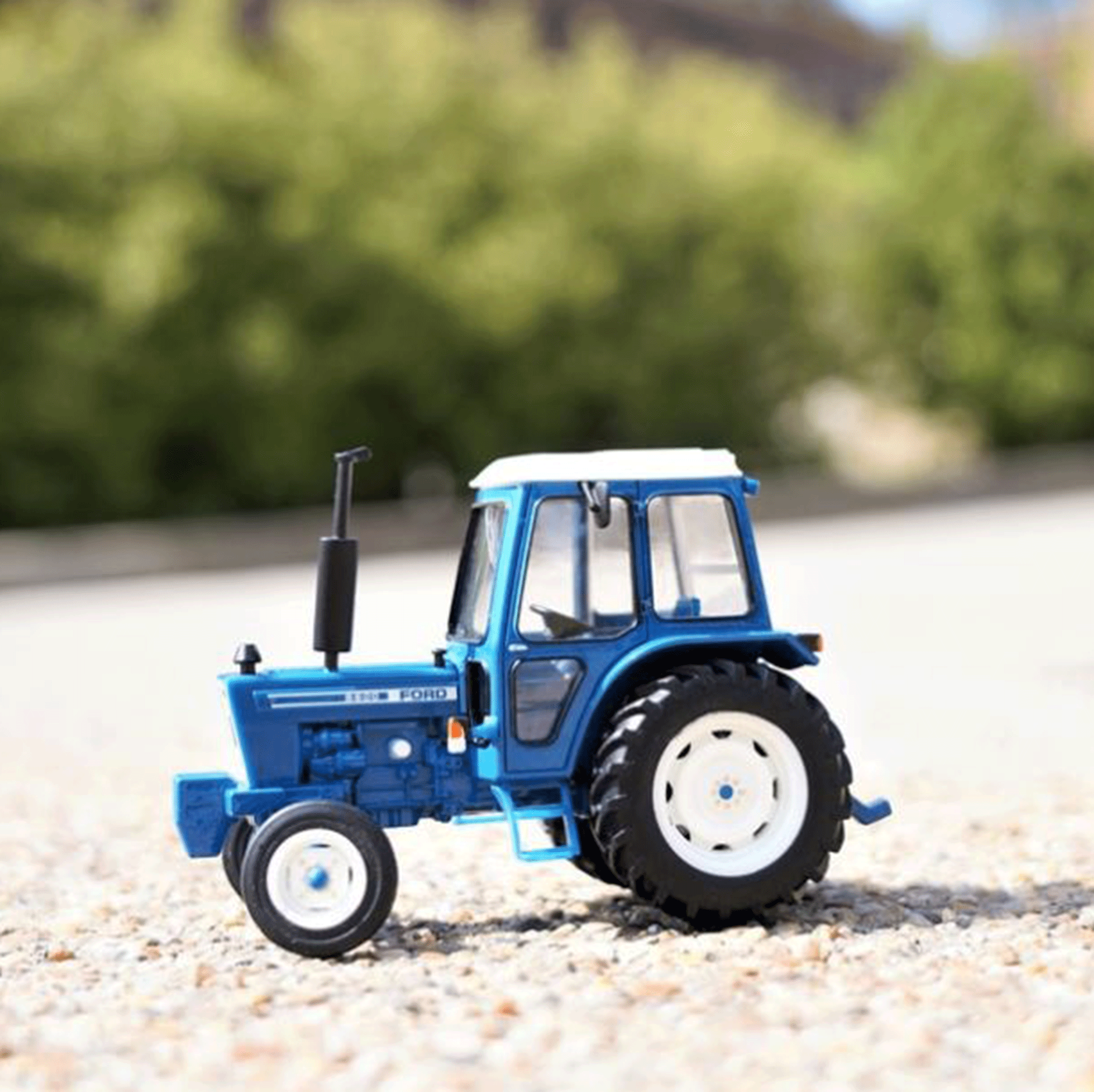Britains Ford 6600 Tractor 1:32 Scale