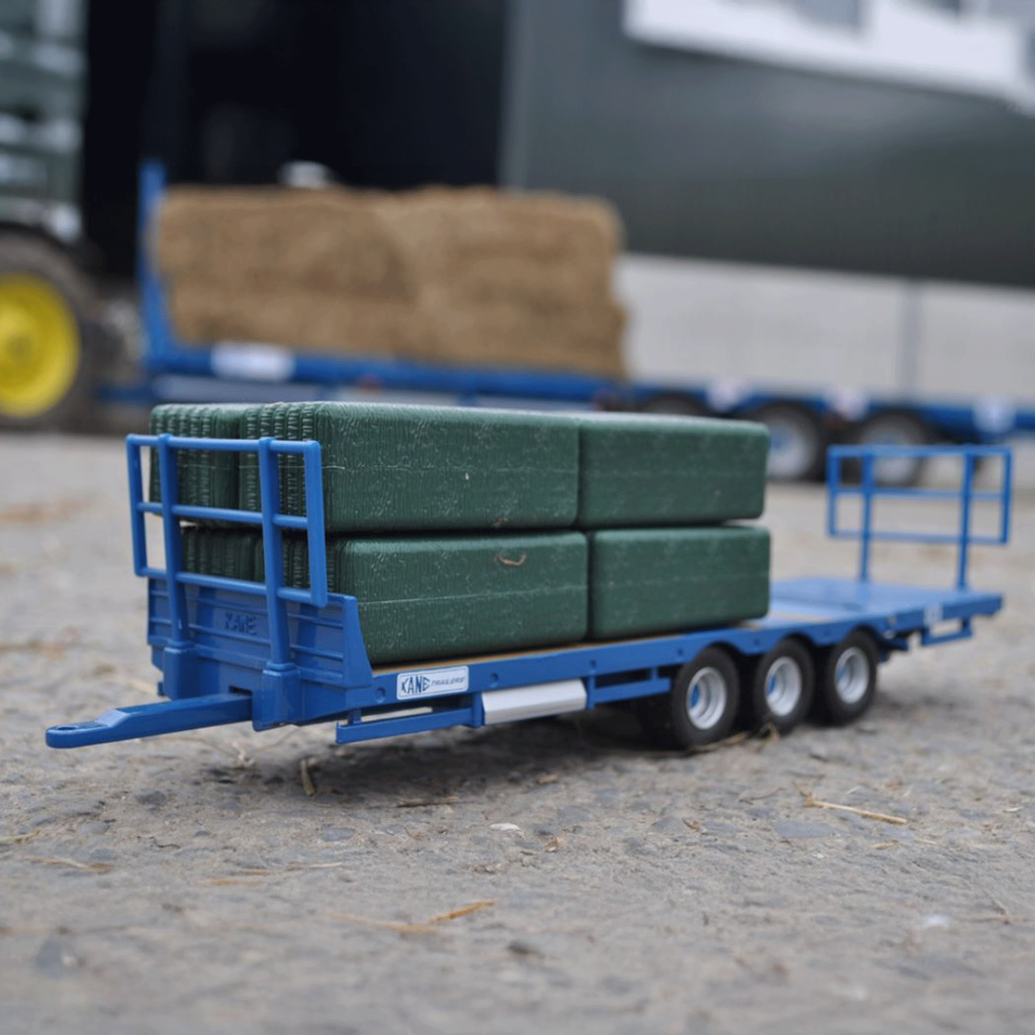 Britains Kane Bale Trailer Play Set 1:32 Scale