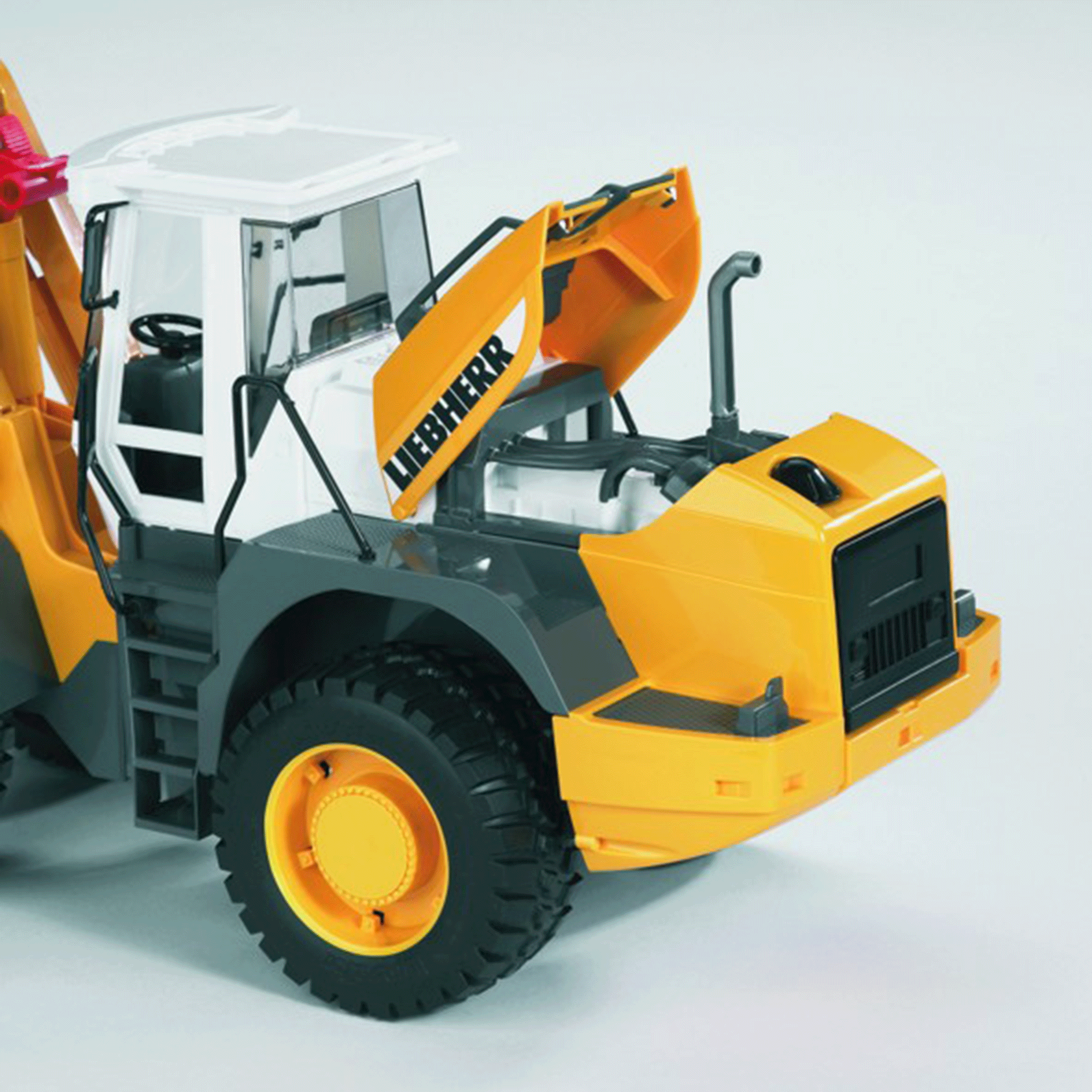 Bruder Liebherr L574 Articulated Road Loader 1:16 Scale