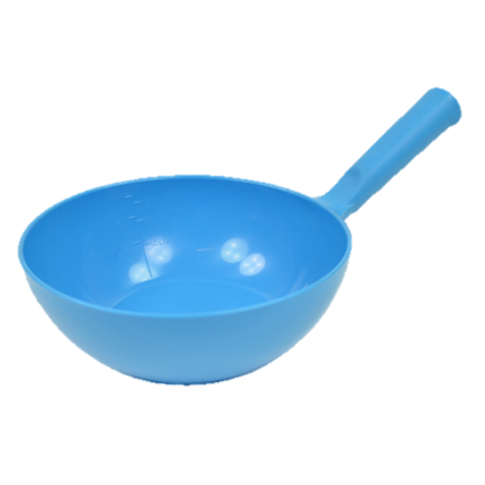 Harold Moore Plastic Round Bowl Feed Scoop