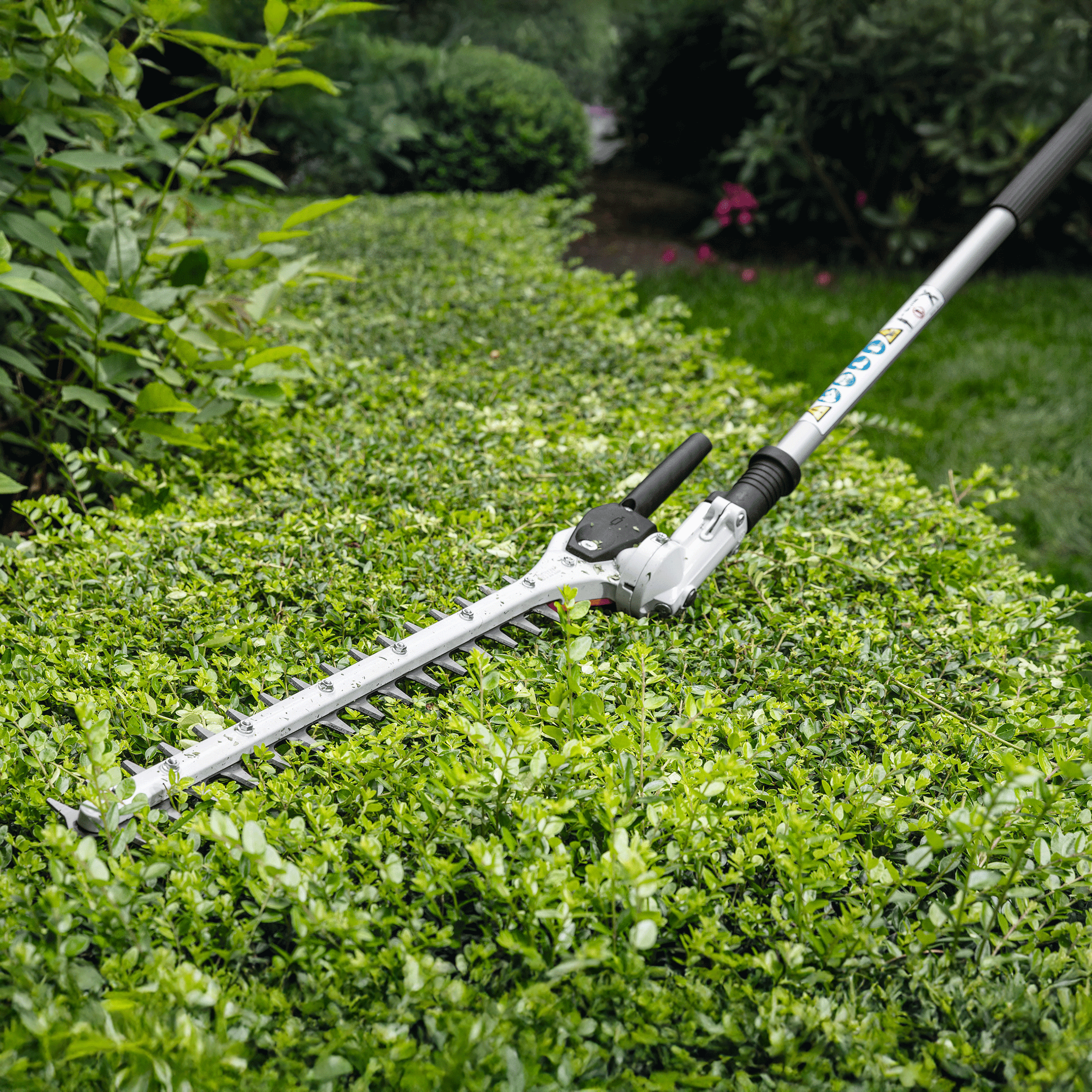 Stihl HL-KM 145° adjustable long-reach hedge trimmer KombiTool - 50 cm 20" / 60cm 24"