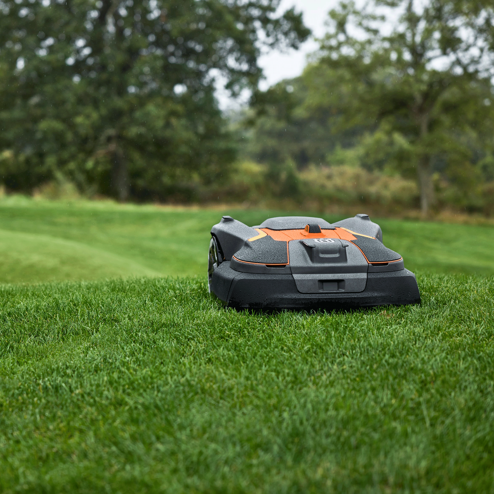 Husqvarna 580L EPOS Robotic Lawn Mower