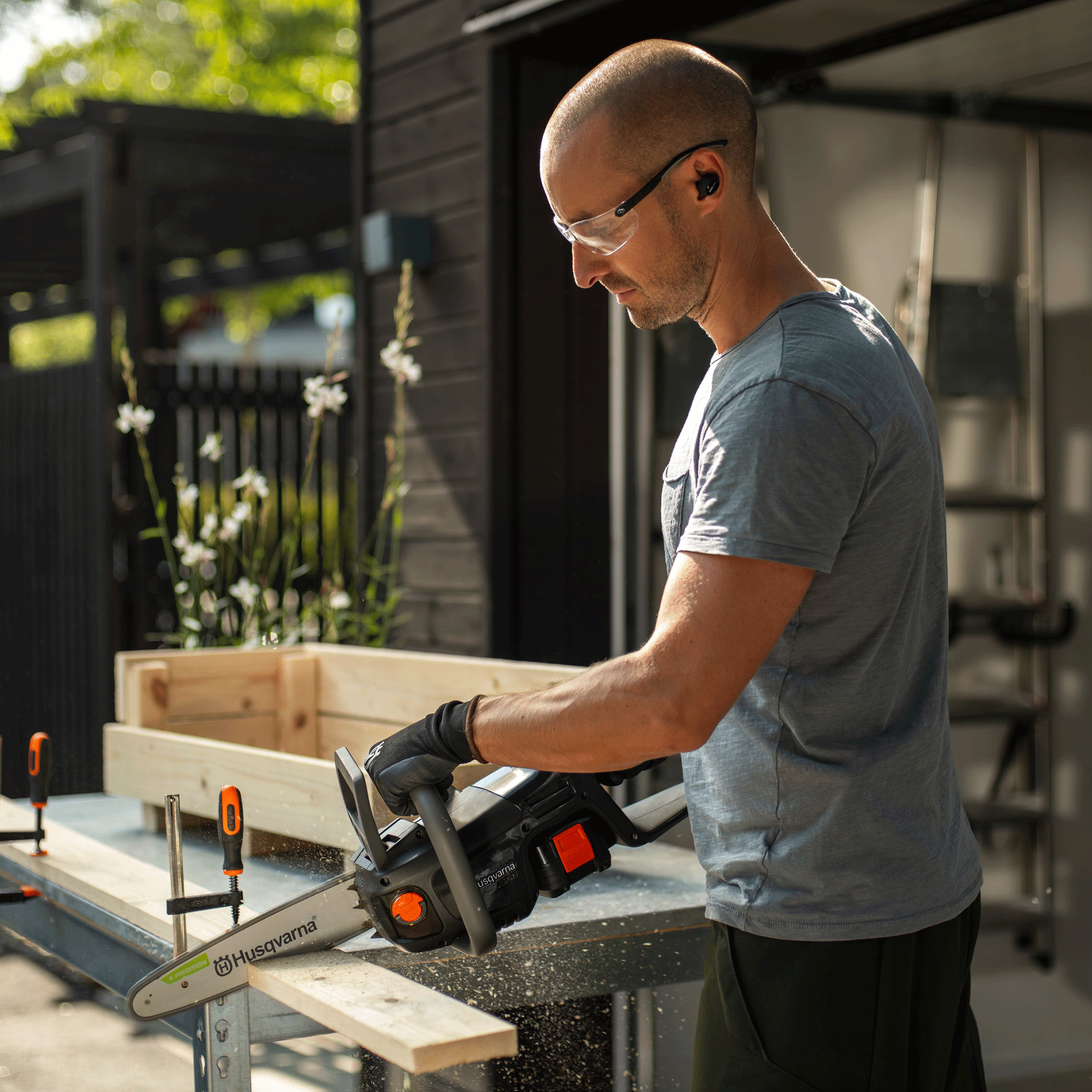 Husqvarna Aspire C15X-P4A Battery Chainsaw With Battery and Charger