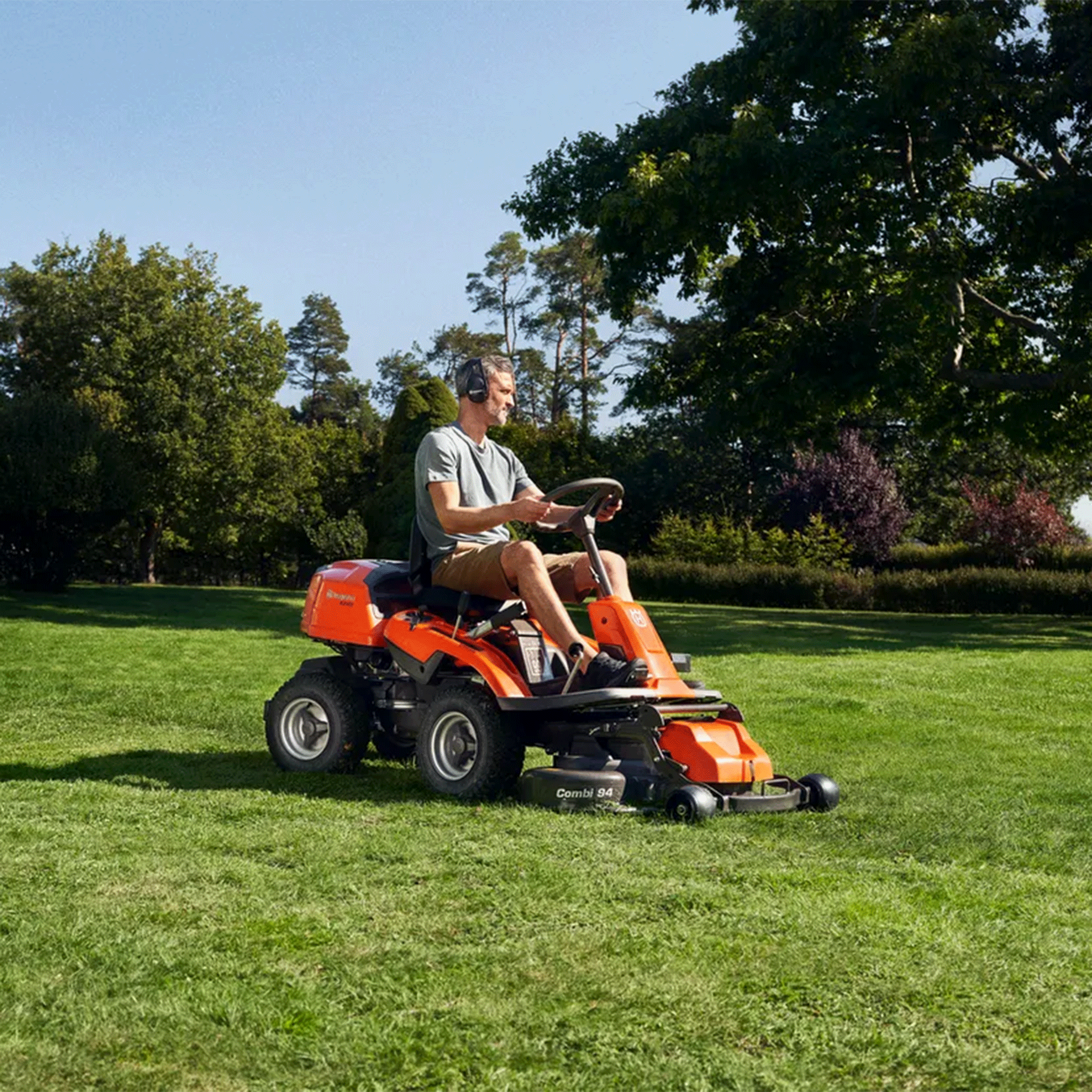 Husqvarna R214T Ride on Lawn Mower with 40" Cutting Deck