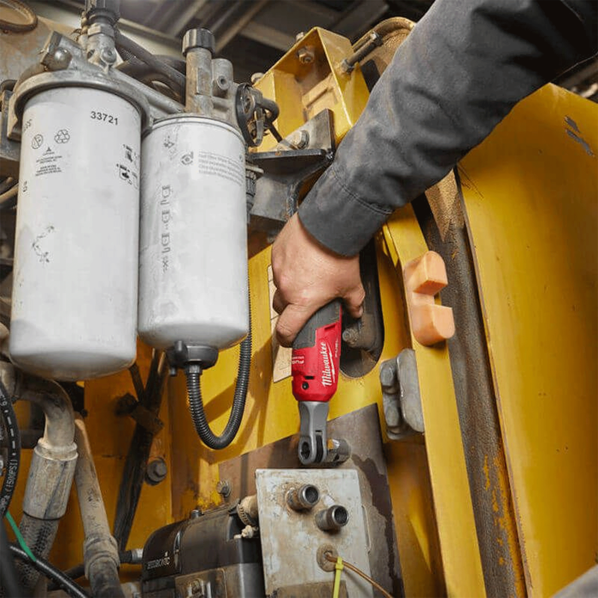 Milwaukee M12 FHIR38-201B Fuel Ratchet