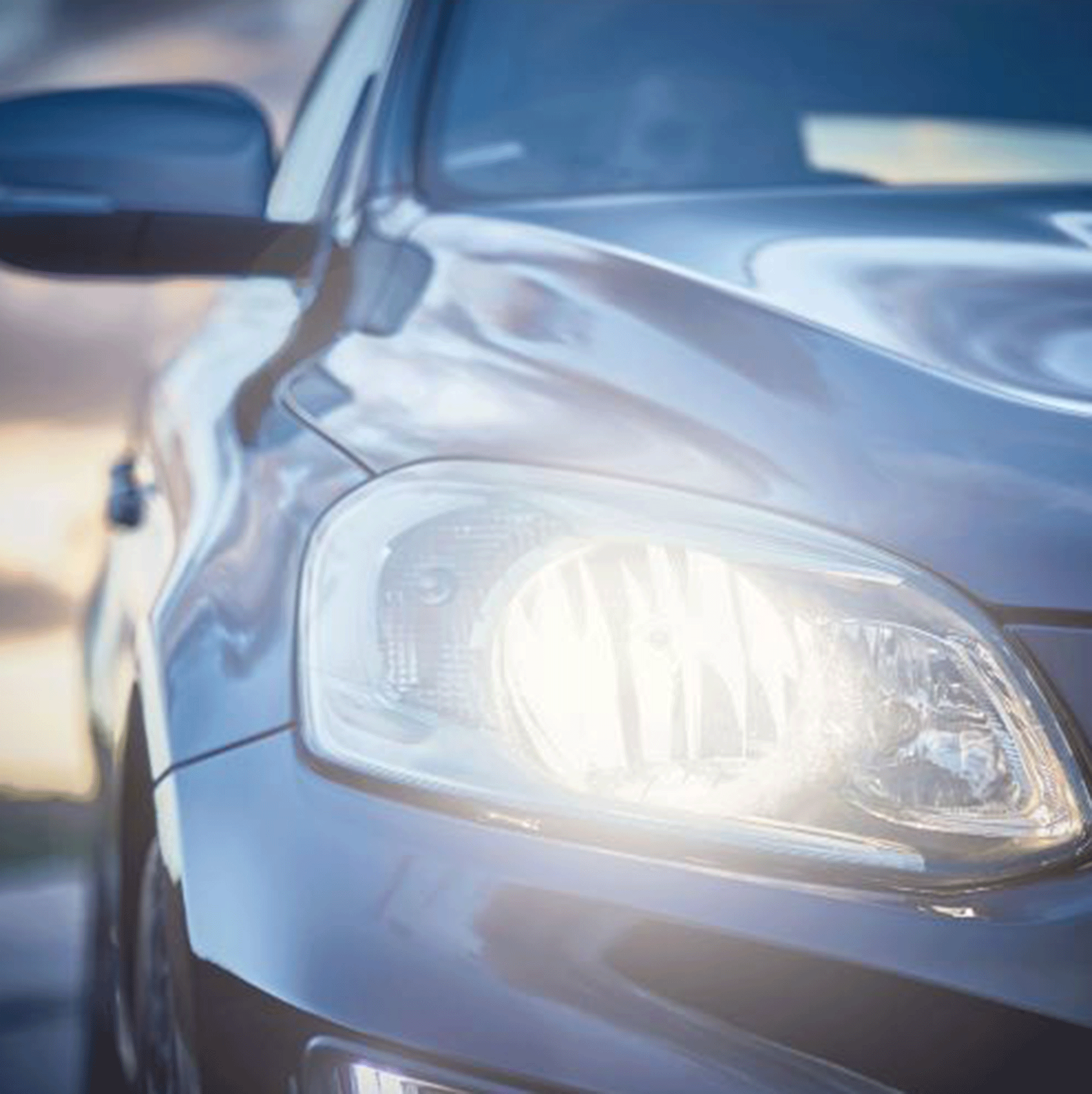 Ring Automotive H4 Xenon200 Brighter Headlamp Bulbs 12V 2 Pack