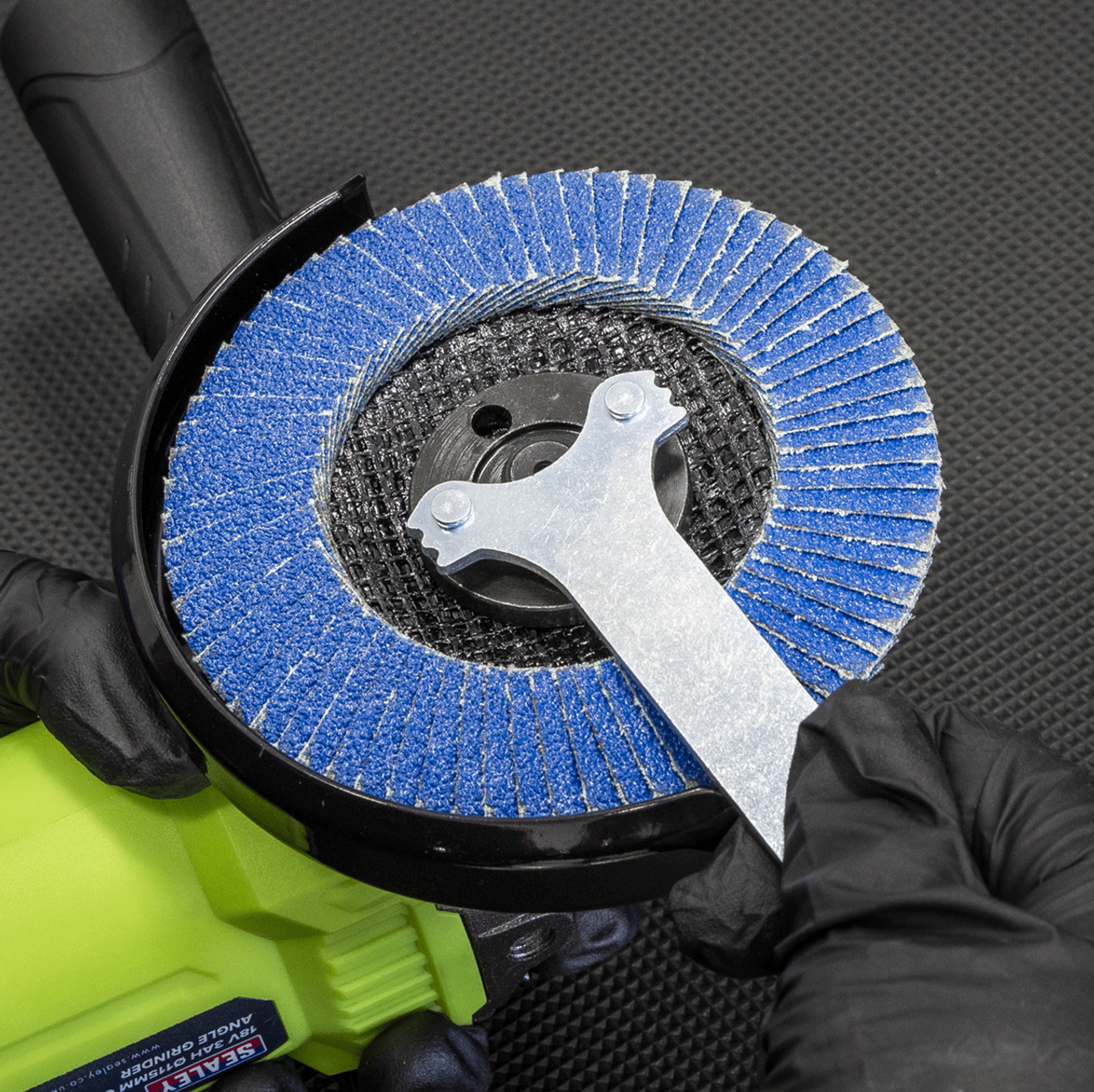 Sealey 115mm Cordless Angle Grinder 18V 3Ah - Green